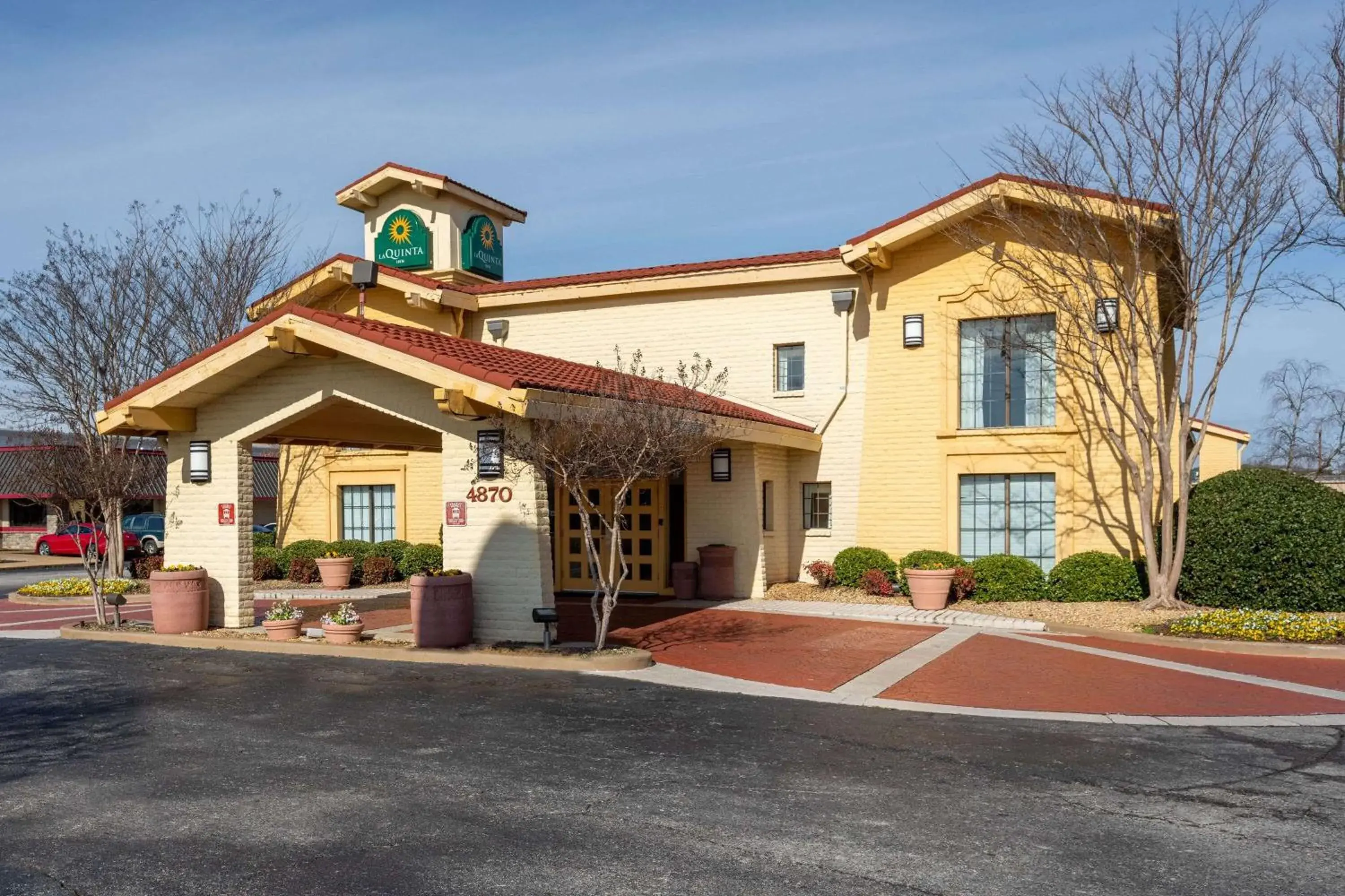 Property Building in La Quinta Inn by Wyndham Huntsville Research Park