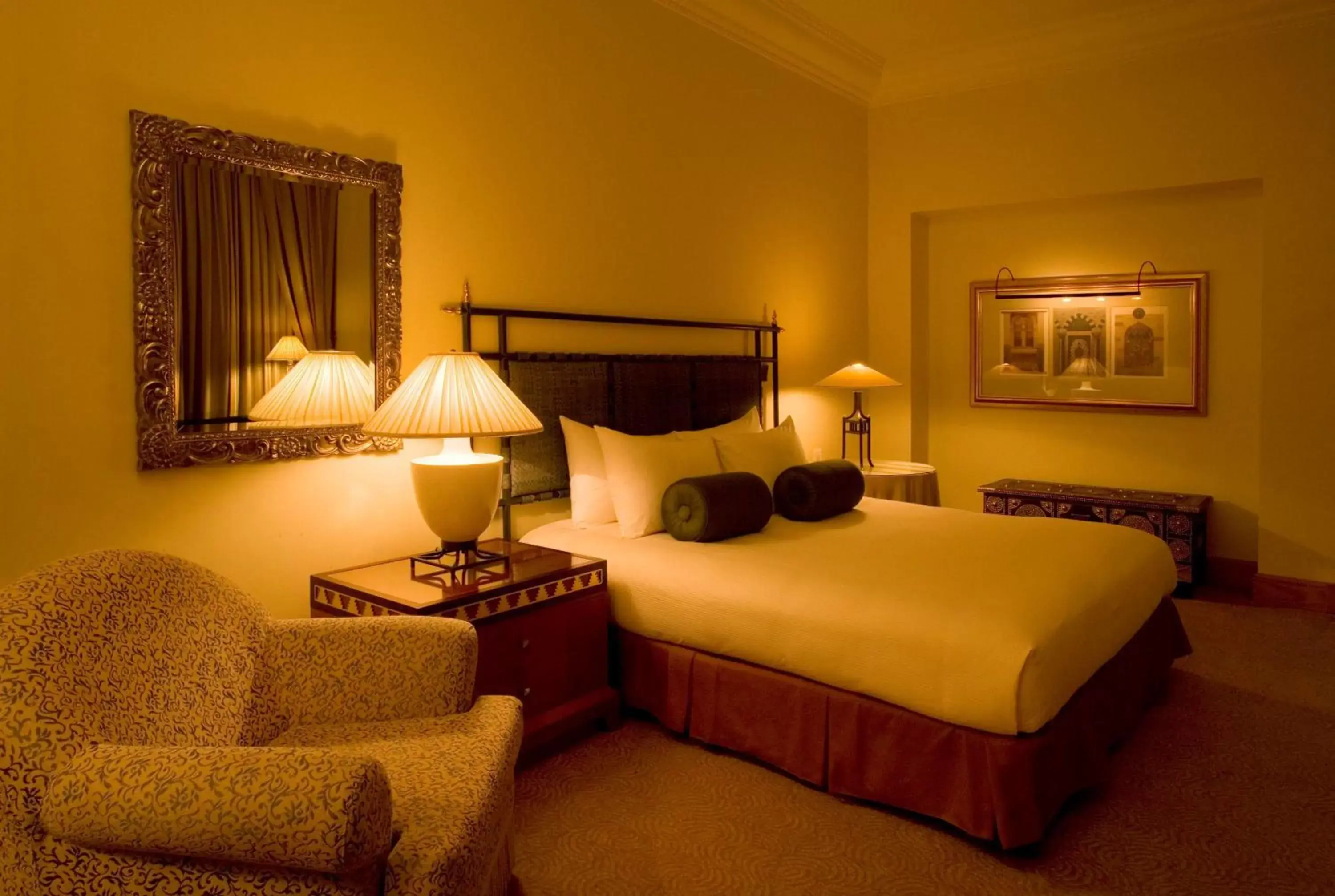 Photo of the whole room, Bed in Grand Hyatt Muscat