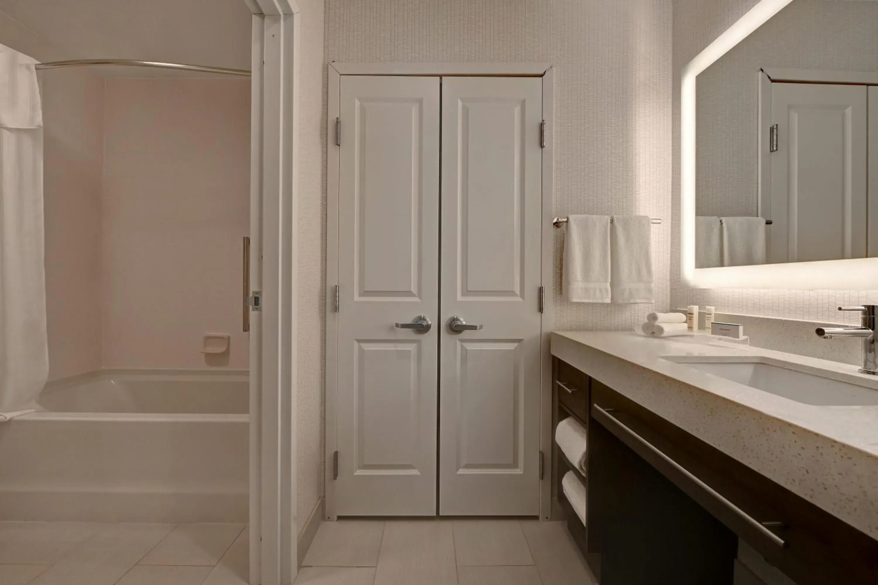Bathroom in Homewood Suites By Hilton Austin/Cedar Park-Lakeline, Tx
