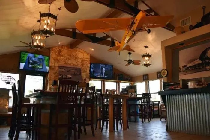 Restaurant/Places to Eat in Flying L Ranch Resort