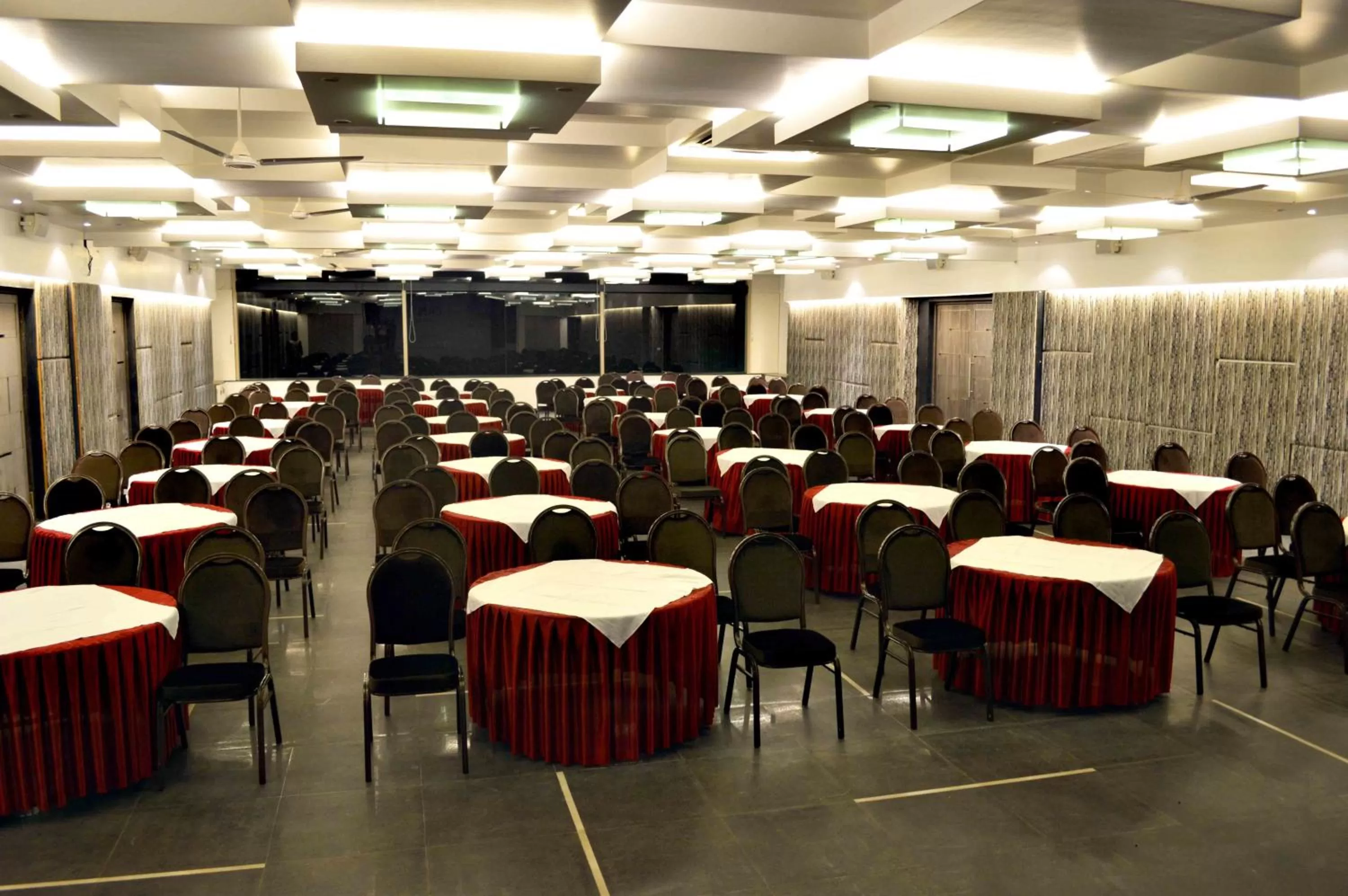 Business facilities in Malligi,Hampi