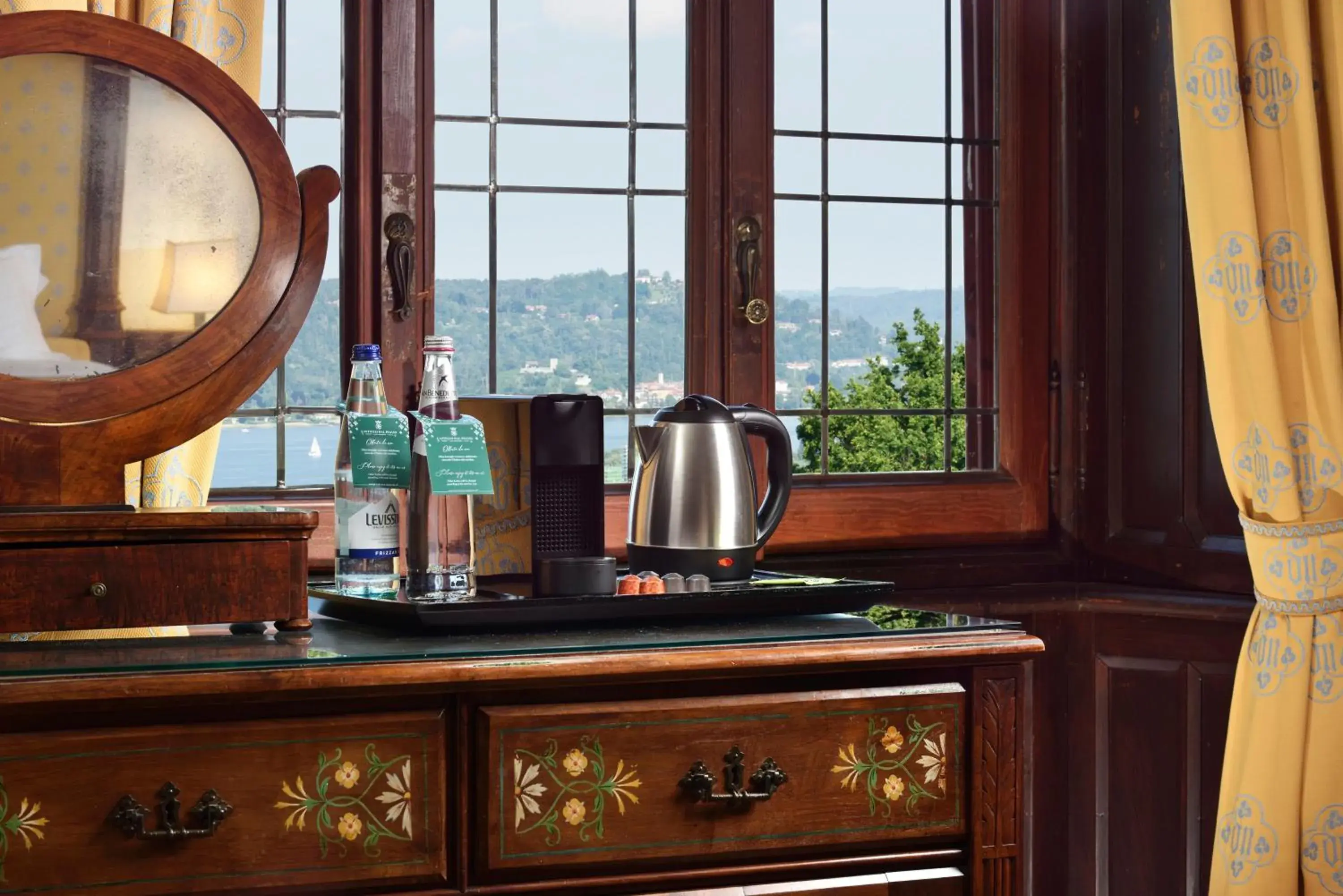 Coffee/tea facilities in Castello Dal Pozzo Hotel