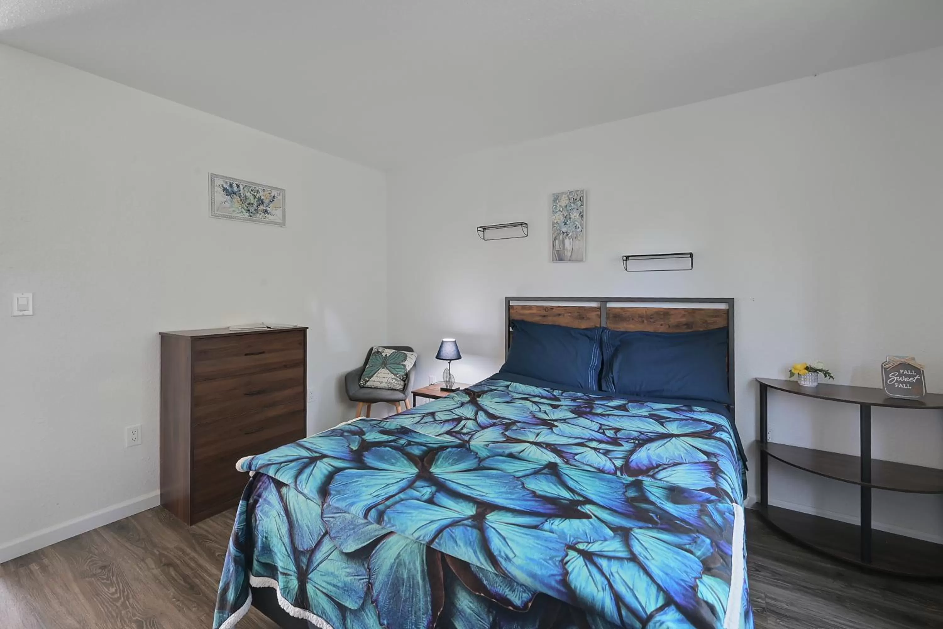 Bedroom in Brownsville Motel