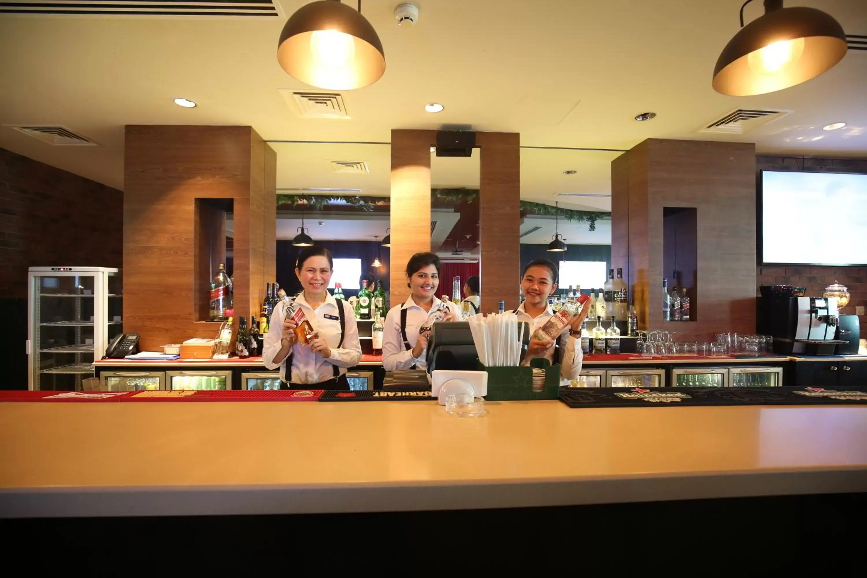 Lounge or bar in Holiday Inn Express Dubai Airport, an IHG Hotel