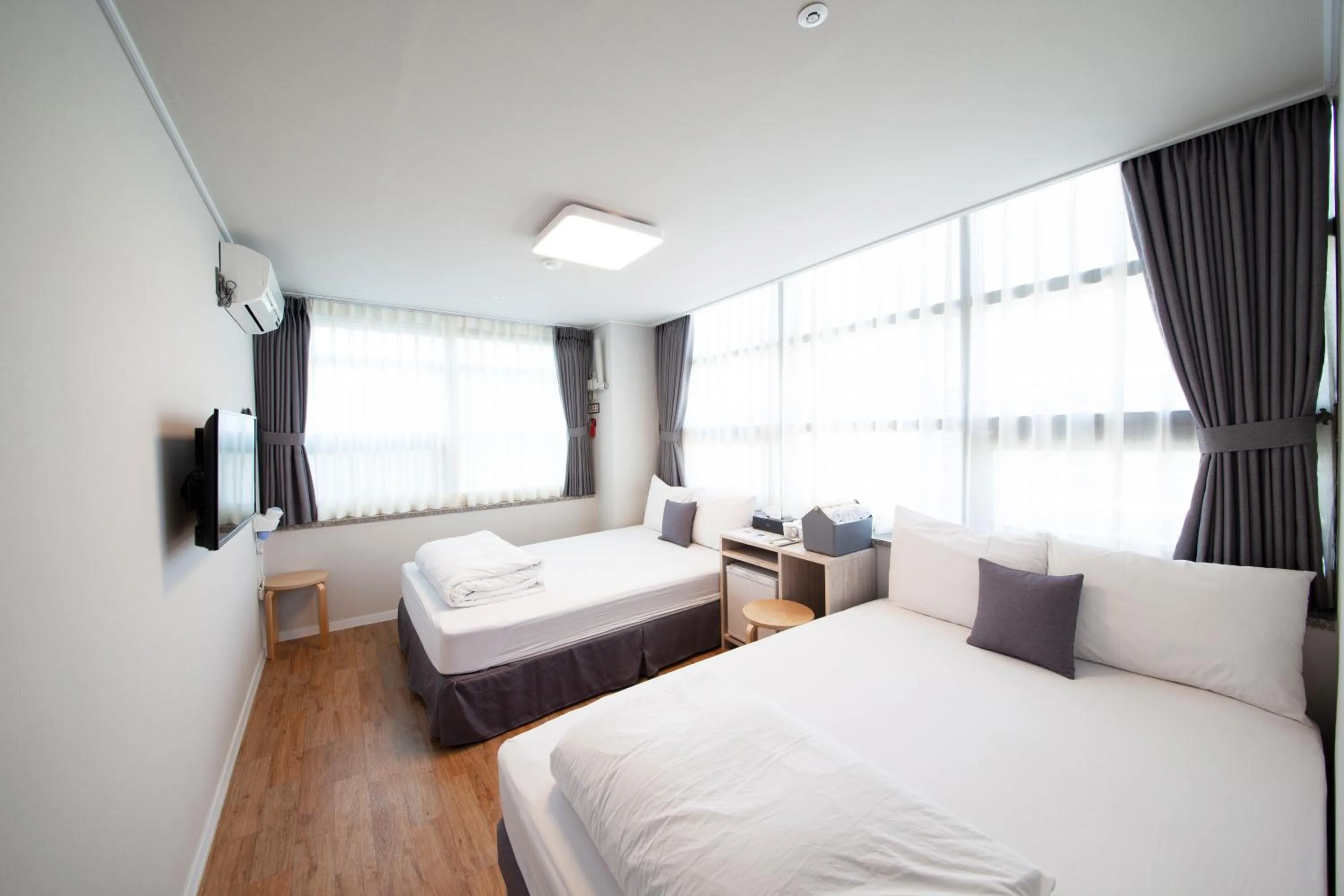 Photo of the whole room, Bed in K-Grand Hostel Dongdaemun