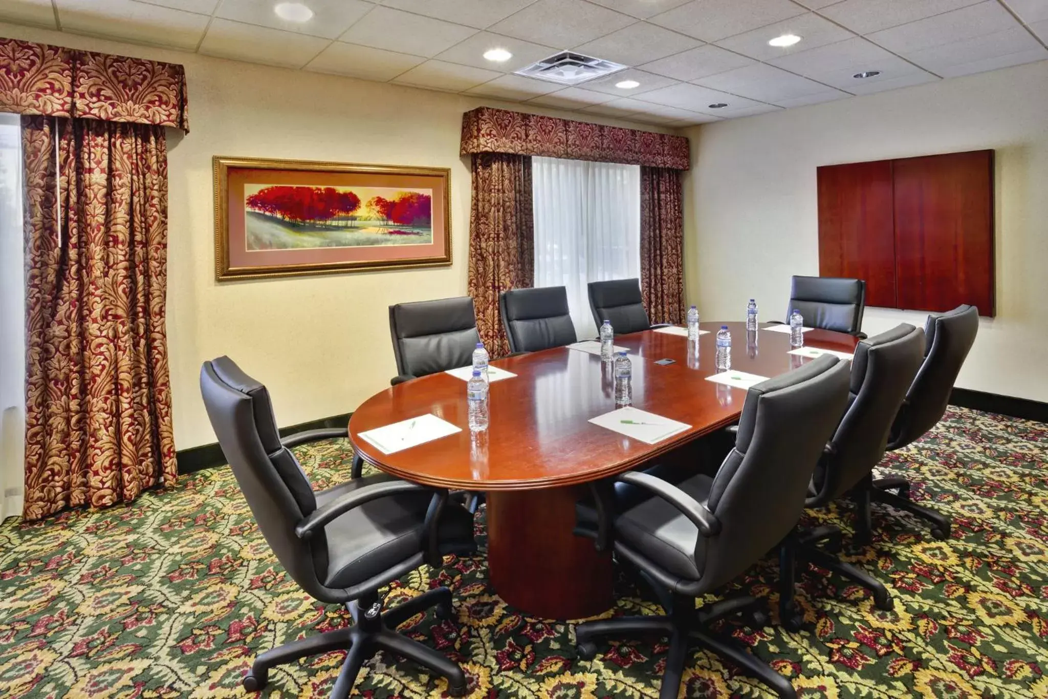 Meeting/conference room in Holiday Inn Hotel & Suites Ann Arbor University of Michigan Area, an IHG Hotel