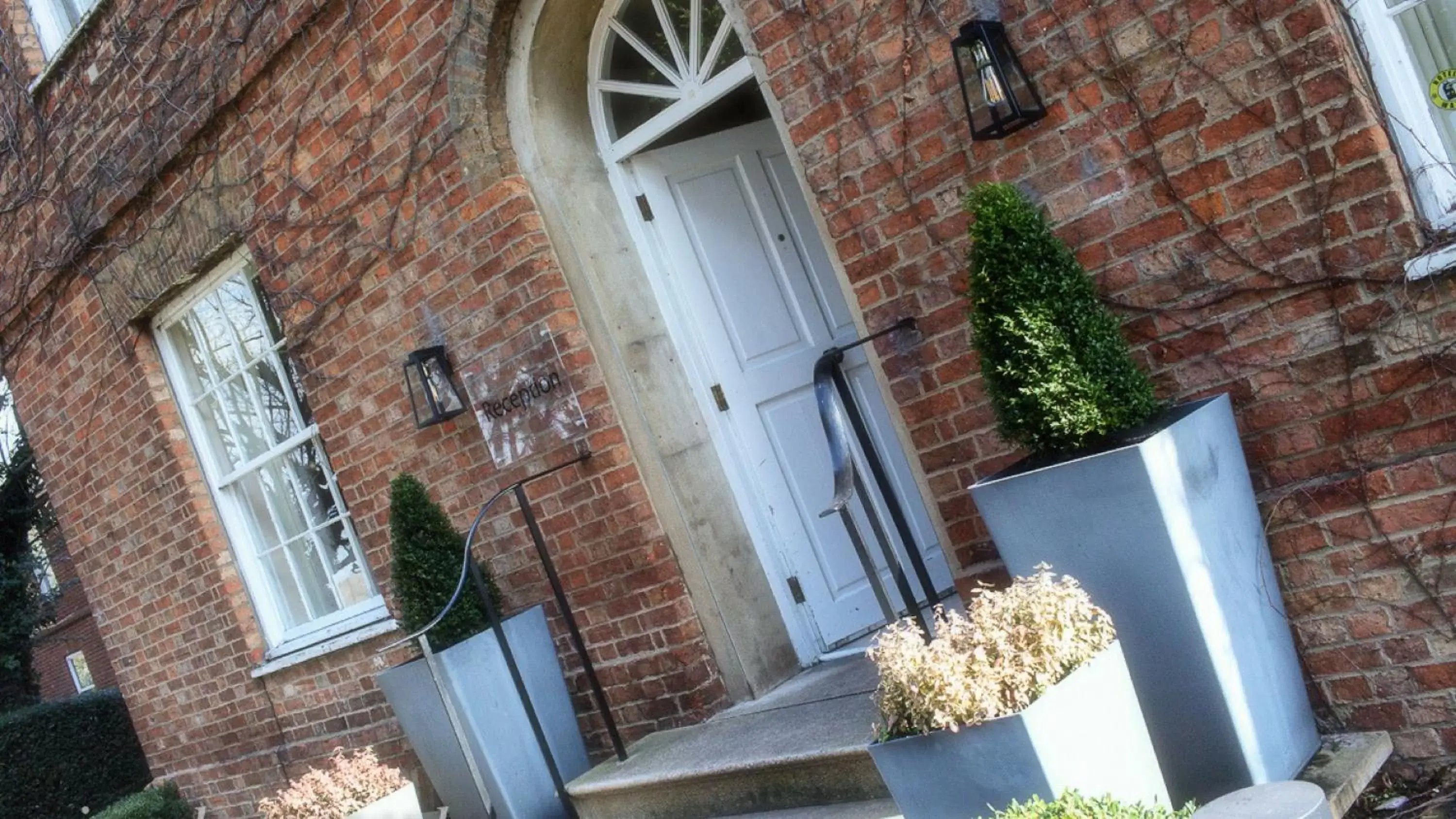 Property building in Holiday Inn Milton Keynes East M1 Junc 14 by IHG Property building in Holiday Inn Milton Keynes East M1 Junc 14 by IHG