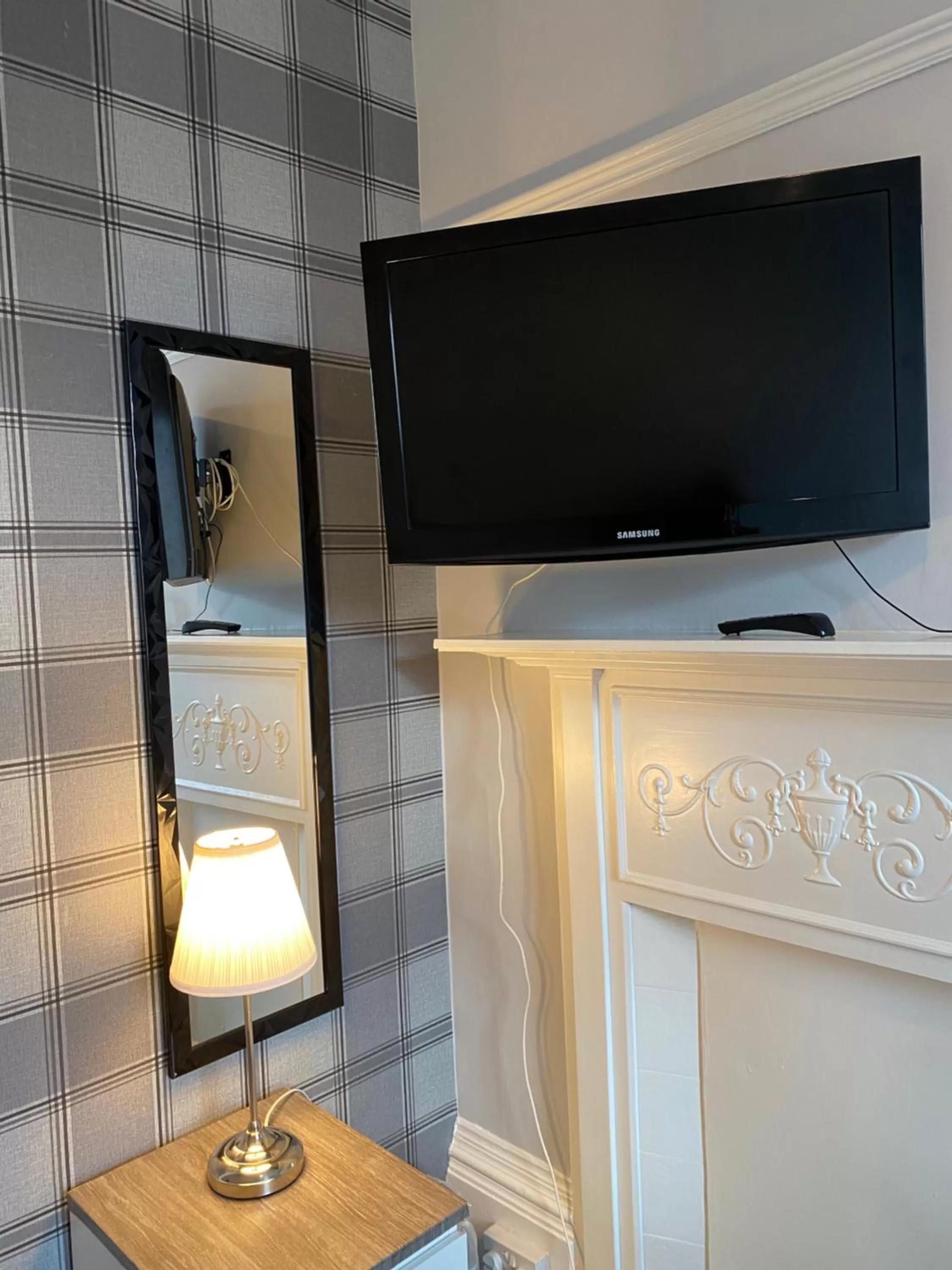 Evening entertainment in St Andrews house Hotel