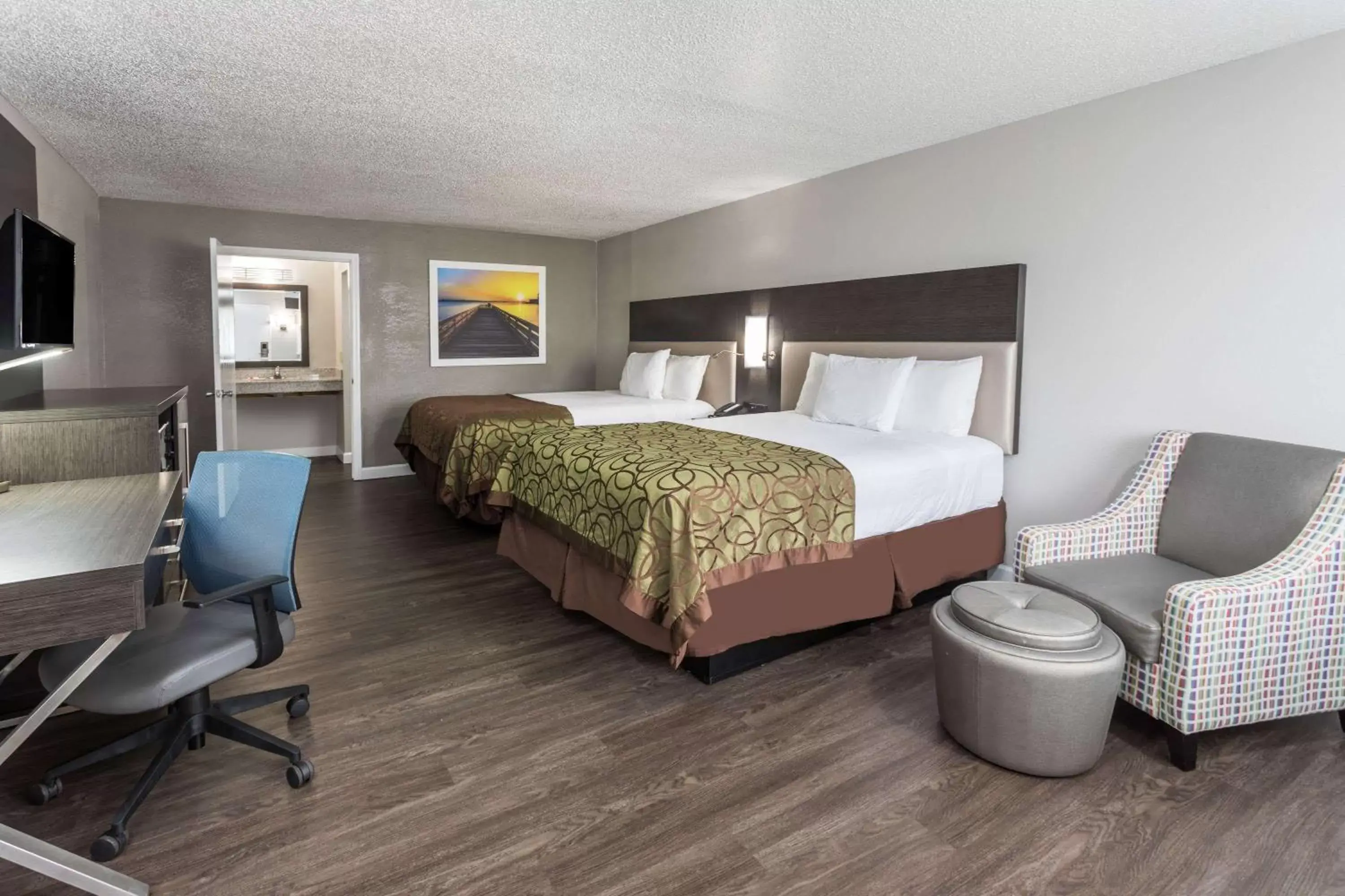 Photo of the whole room, Bed in Days Inn by Wyndham Goose Creek