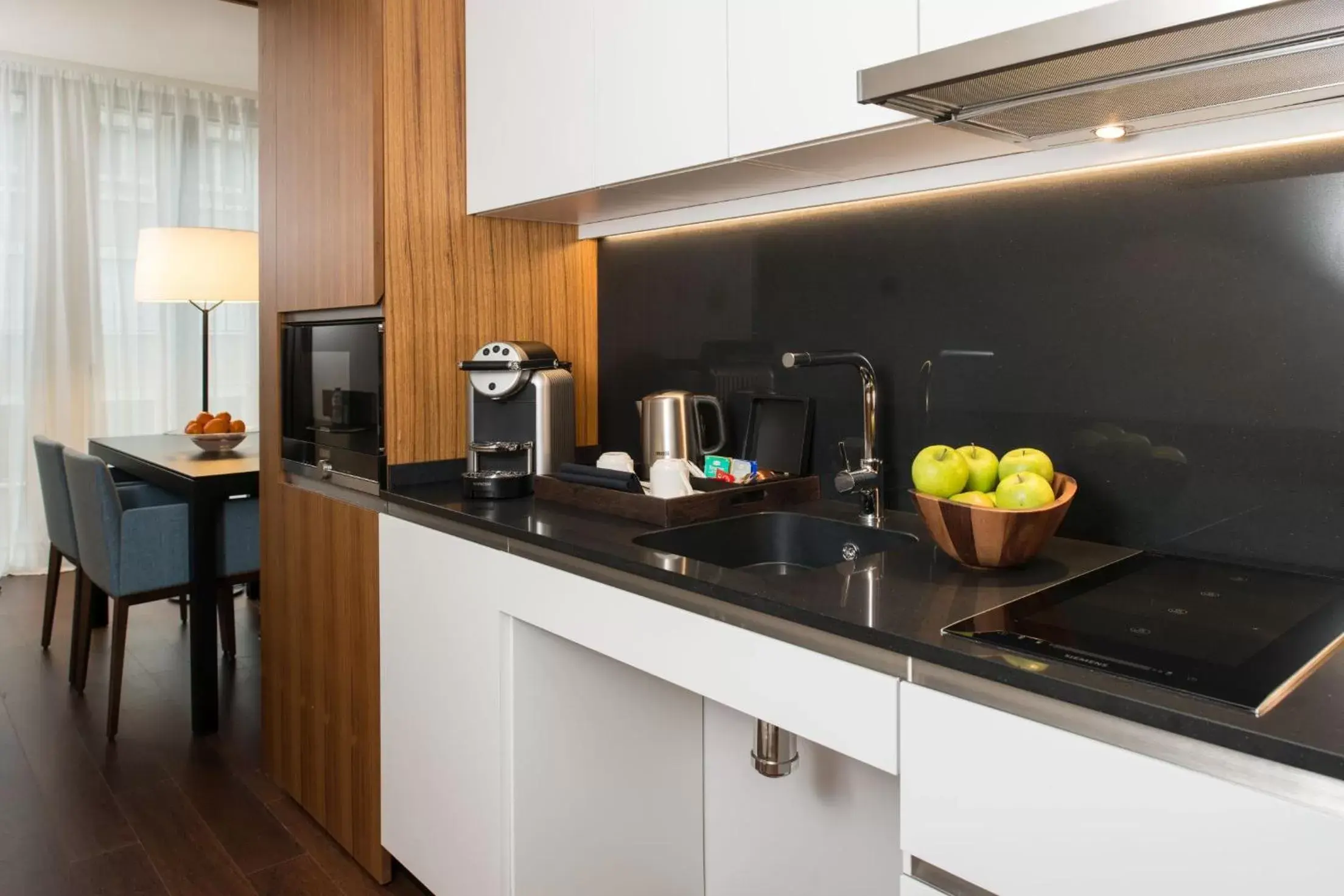 Kitchen or kitchenette, Kitchen/Kitchenette in Fraser Suites Geneva - Serviced Apartments