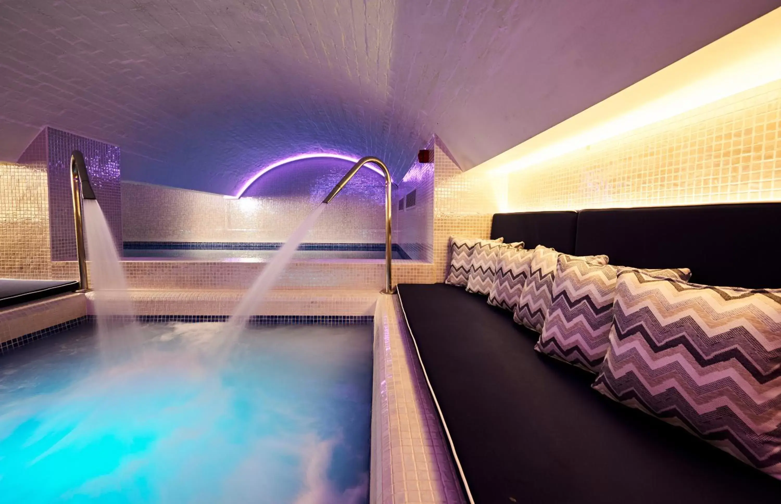 Spa and wellness centre/facilities, Swimming Pool in Harbour Hotel Bristol