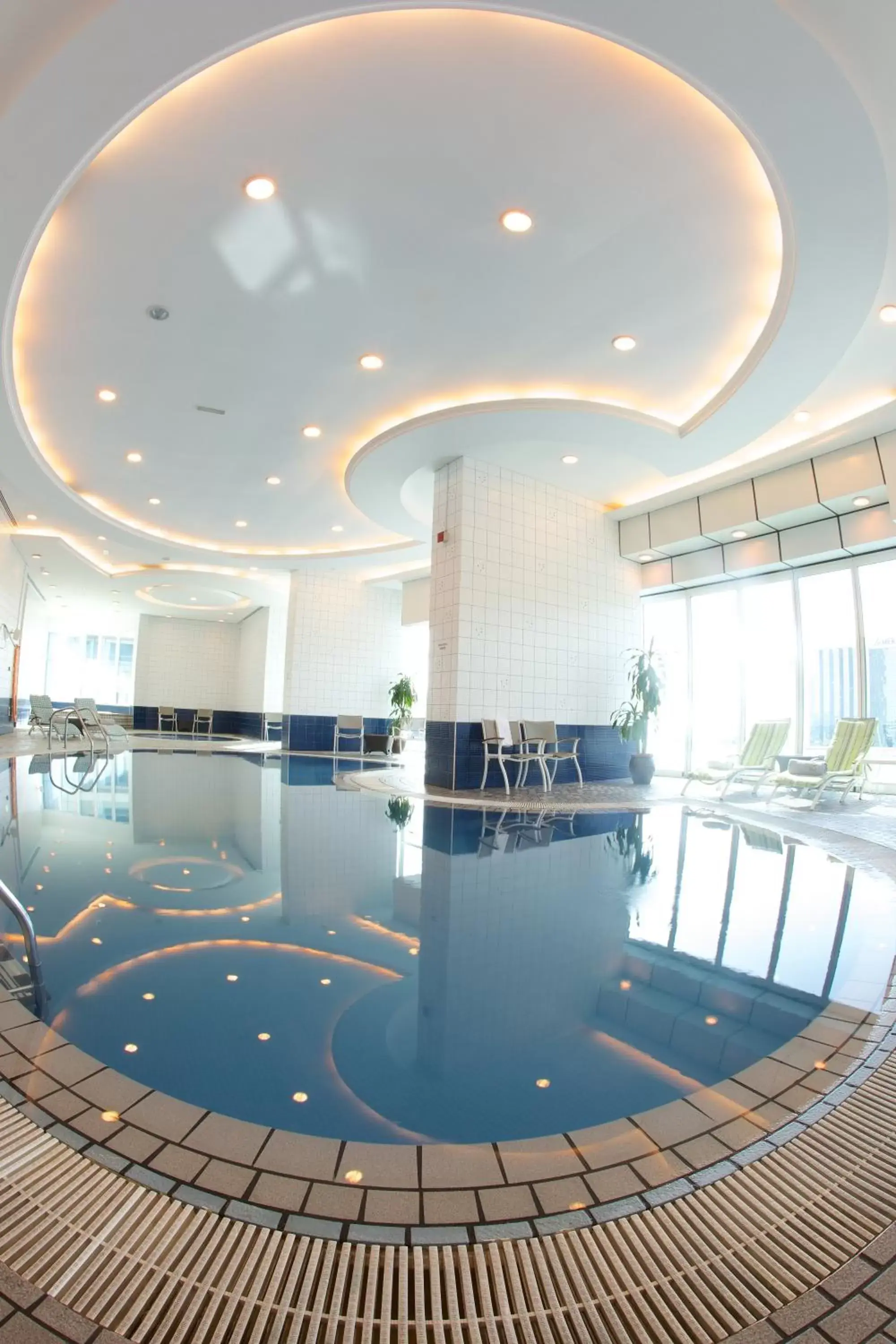 Swimming Pool in Tamani Marina Hotel & Apartments