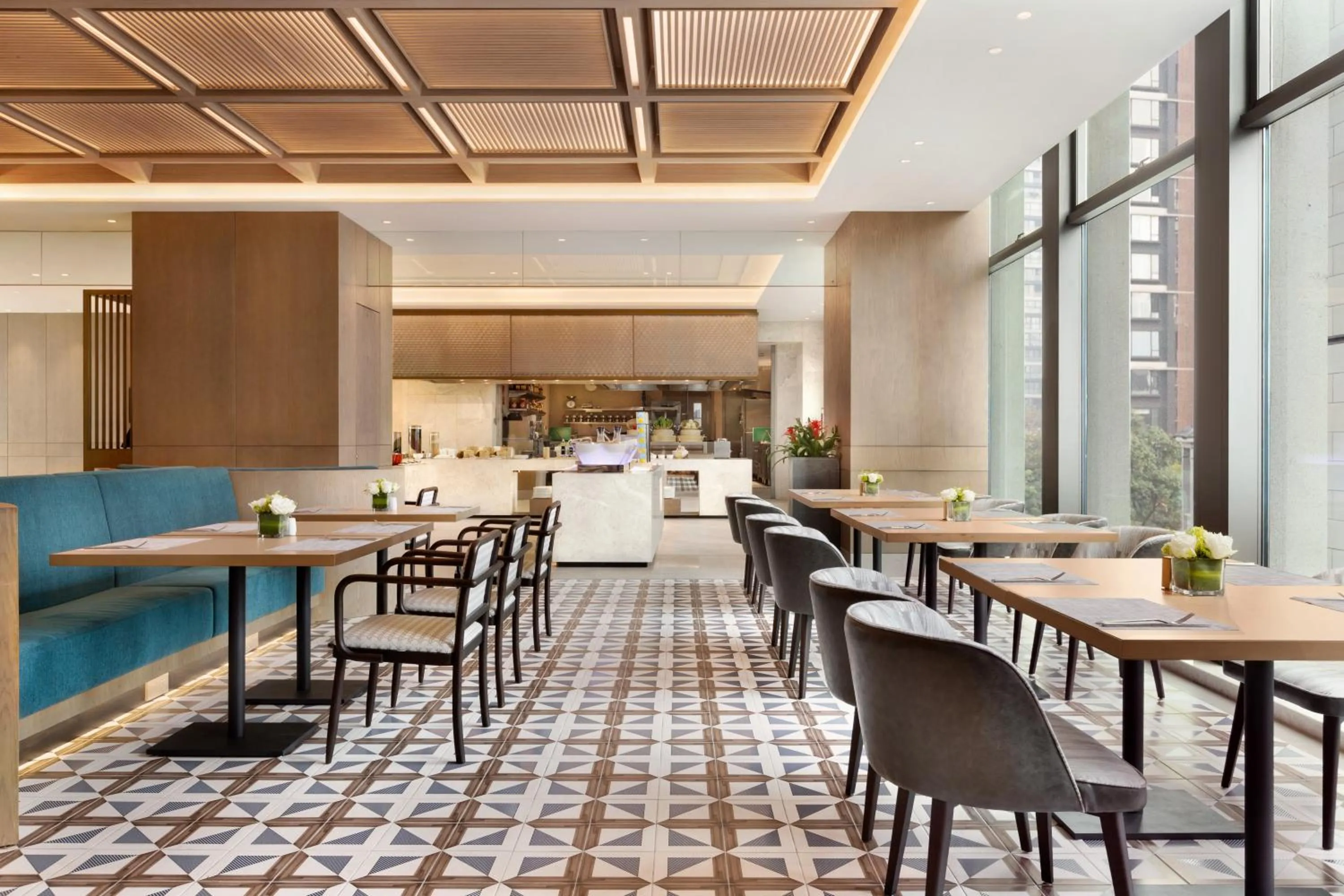 Restaurant/places to eat in Hyatt Place Chengdu Pebble Walk