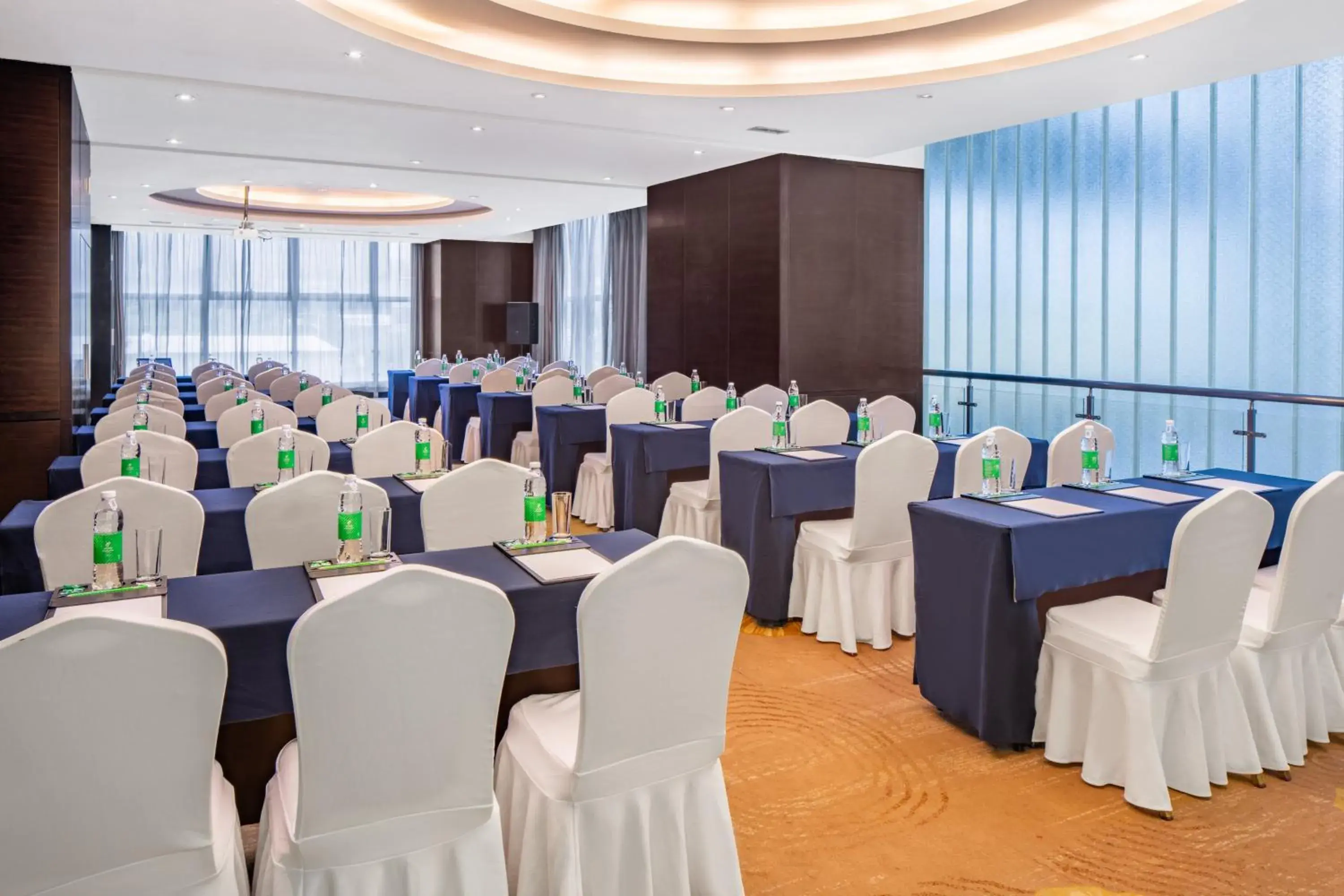 Meeting/conference room in Holiday Inn Xi'an Greenland Century City, an IHG Hotel