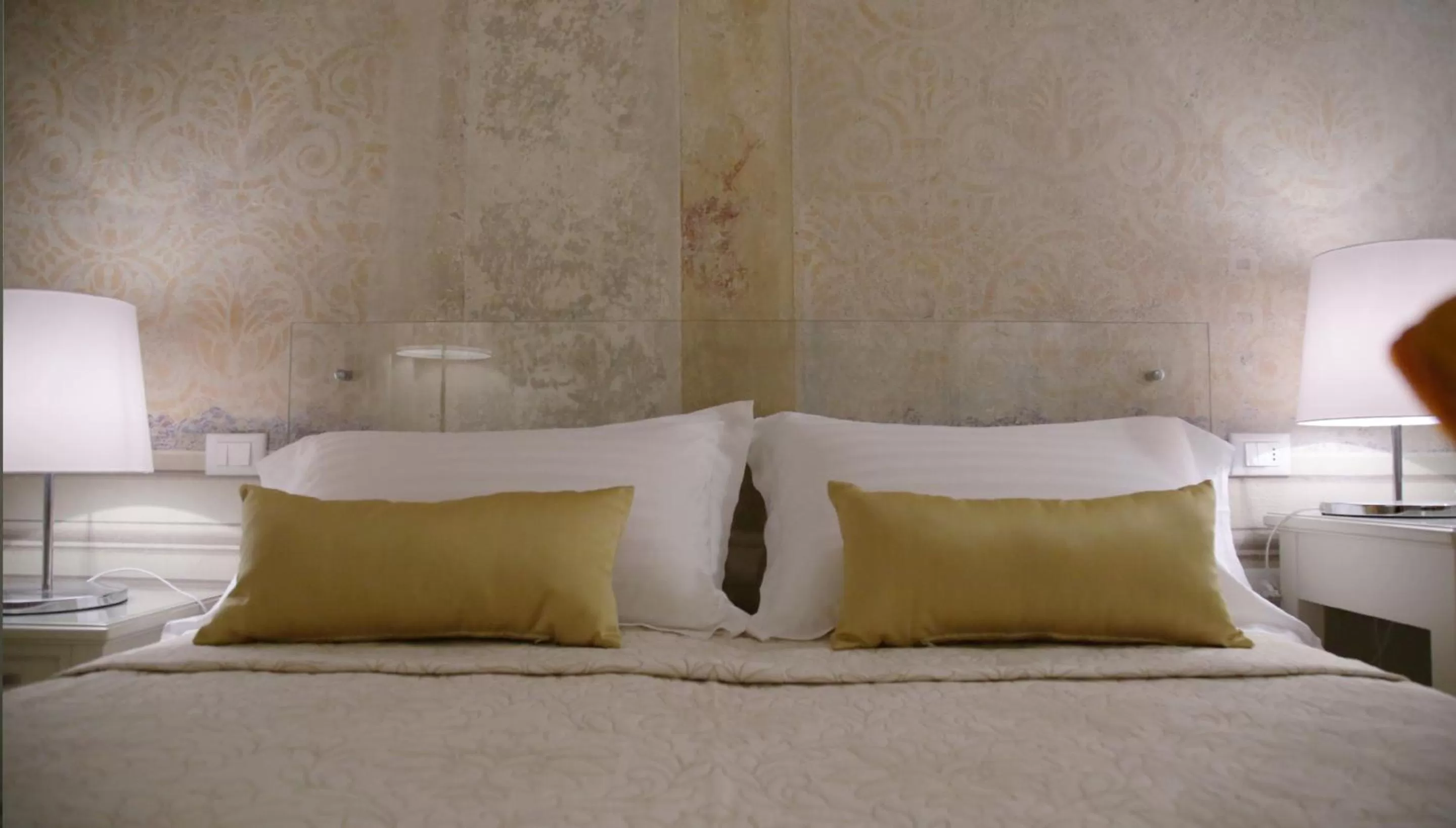 Photo of the whole room, Bed in Hotel Renaissance