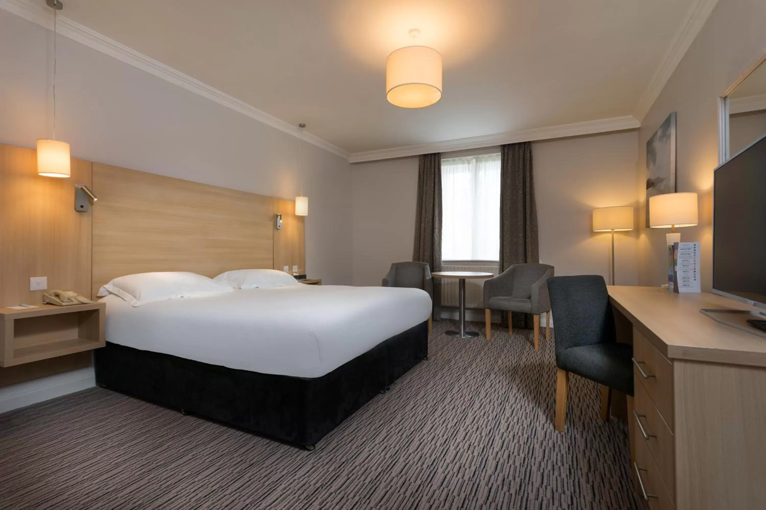 Shower, Bed in Park Inn by Radisson Shannon Airport