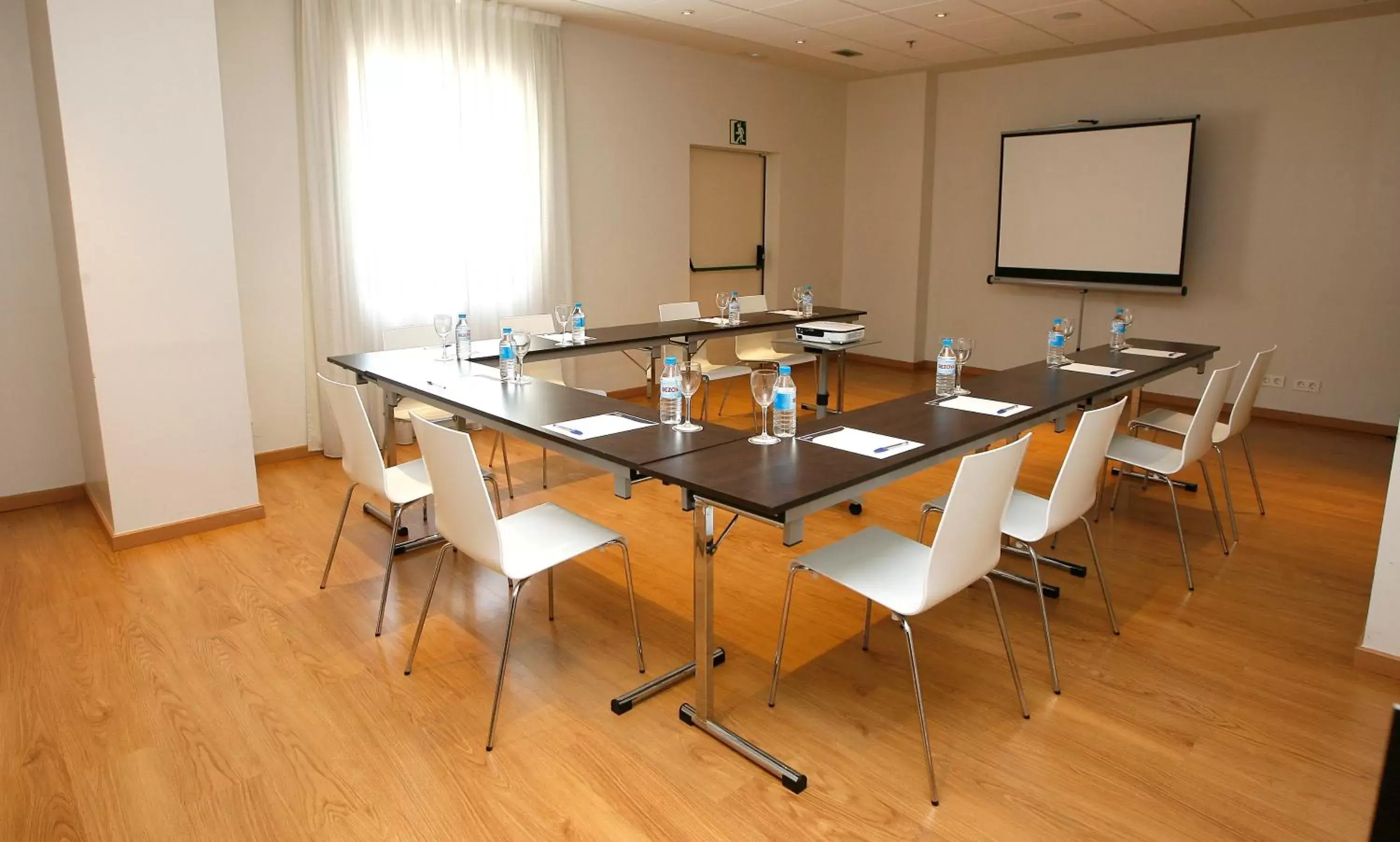 Meeting/conference room in Travelodge Barcelona Poblenou