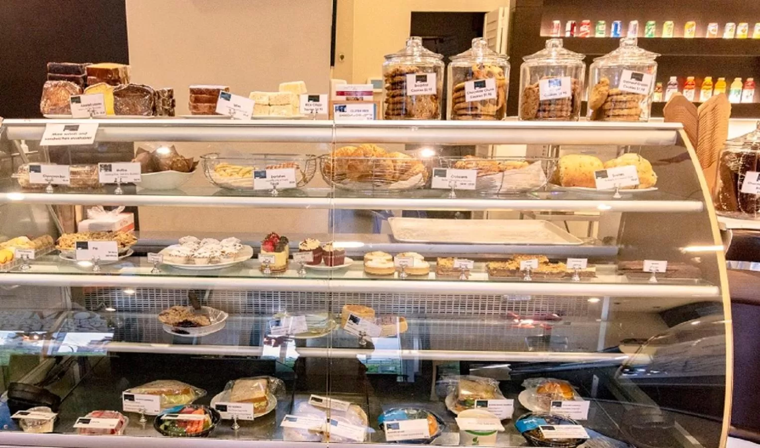 Restaurant/places to eat in Century Plaza Hotel