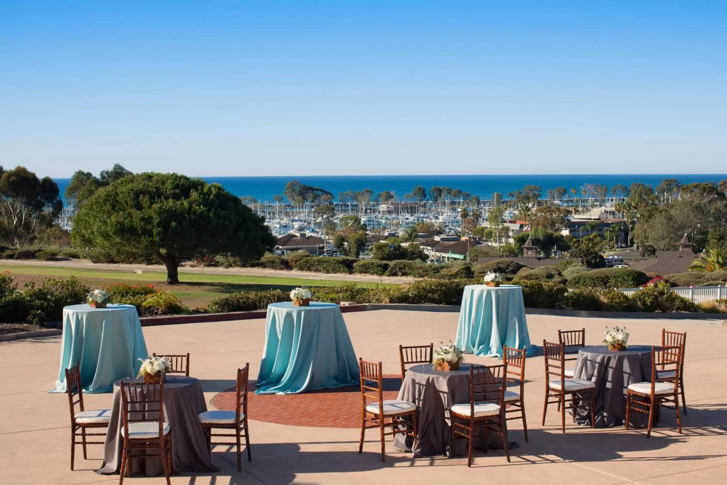Meeting/conference room, Restaurant/Places to Eat in Laguna Cliffs Marriott Resort & Spa