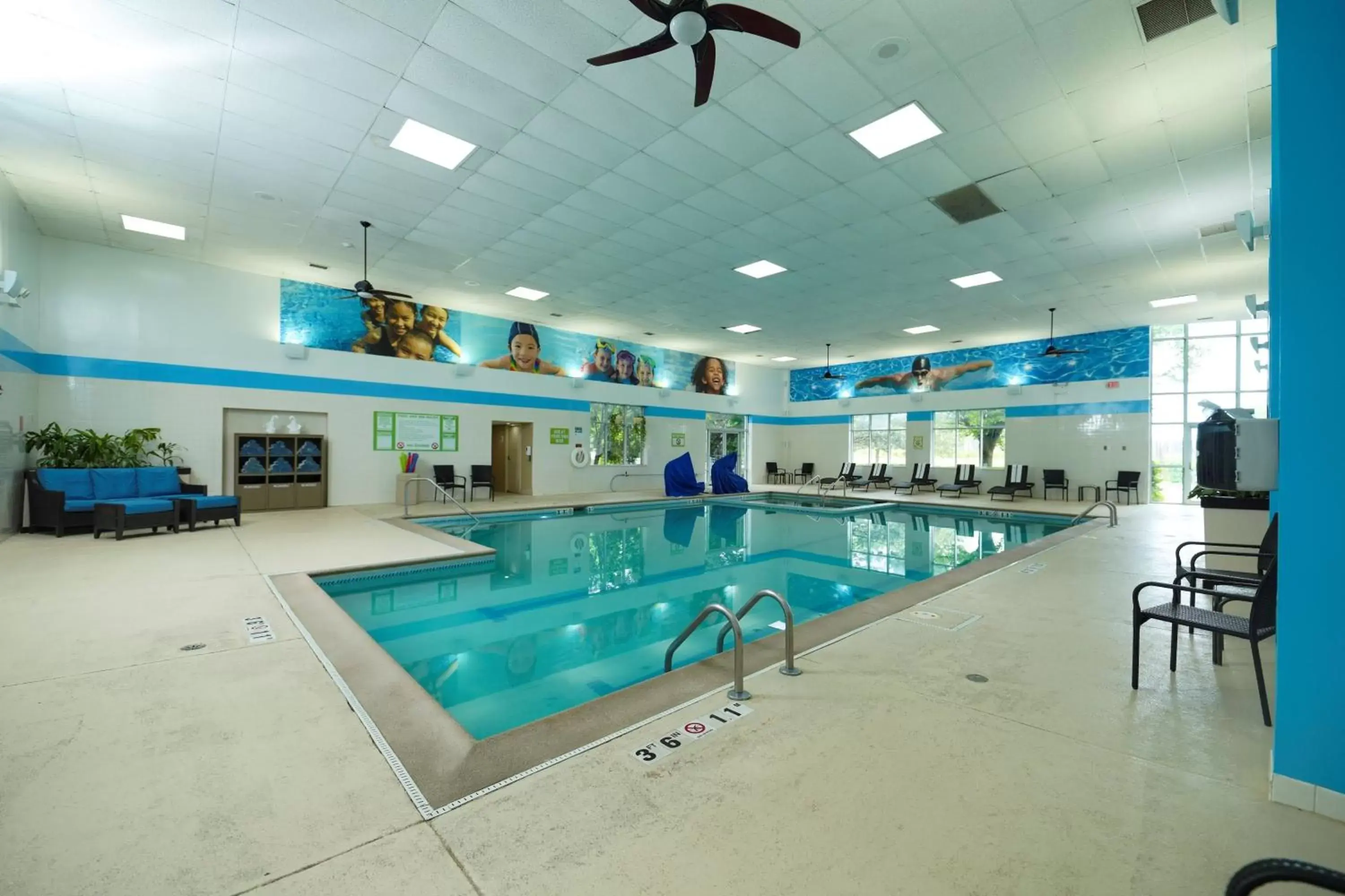 Swimming Pool in Holiday Inn & Suites Chicago-Carol Stream Wheaton, an IHG Hotel