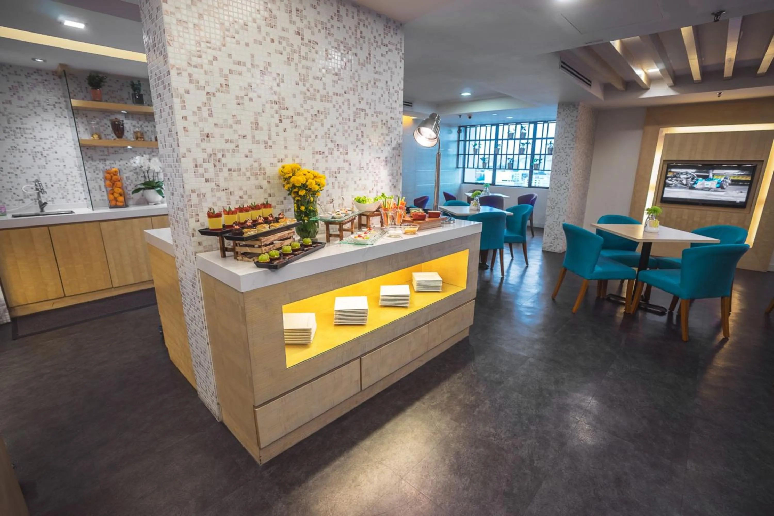 Lounge or bar in Crystal Crown Hotel Petaling Jaya