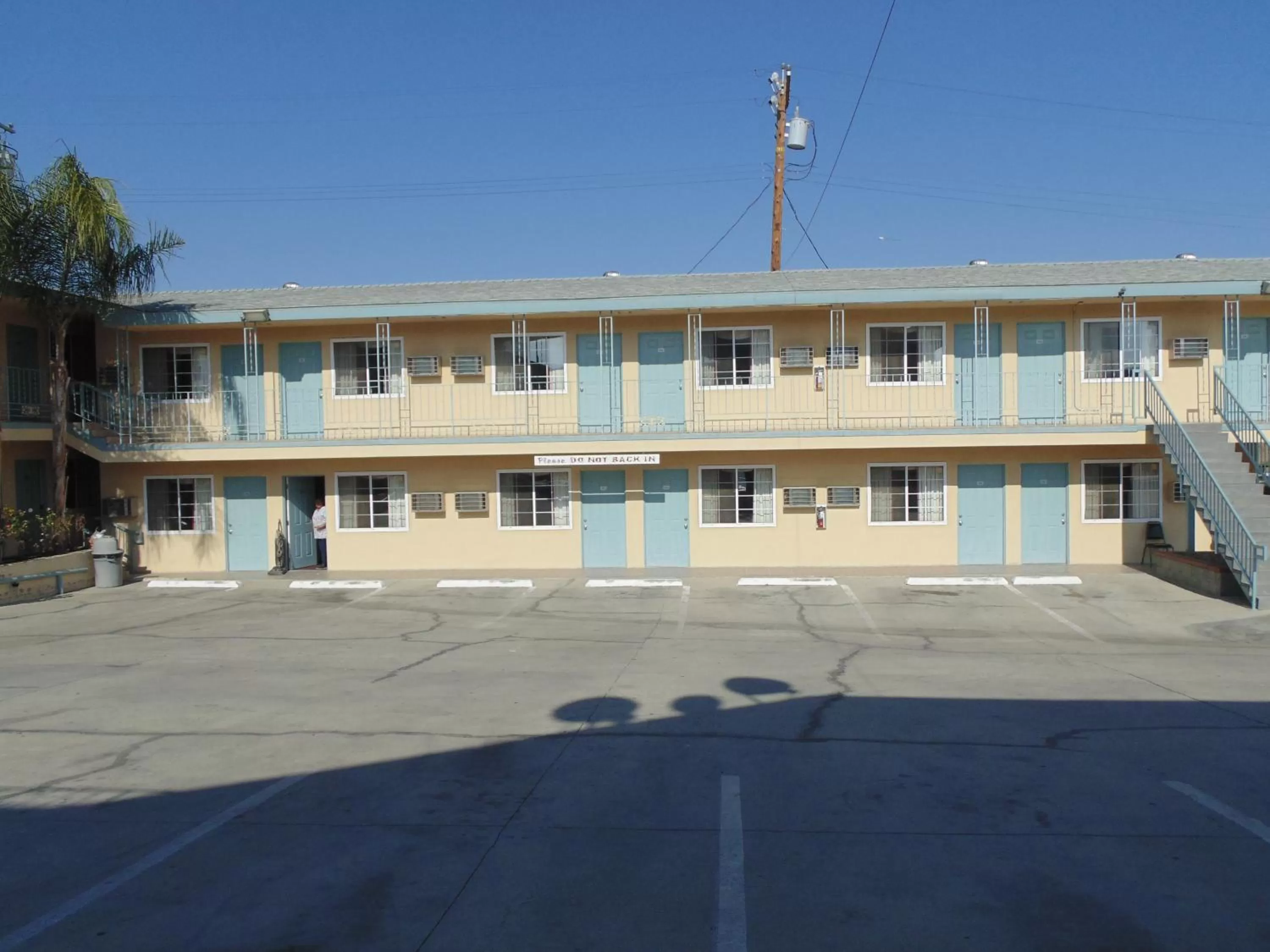 Property building in Western Inn & Suites