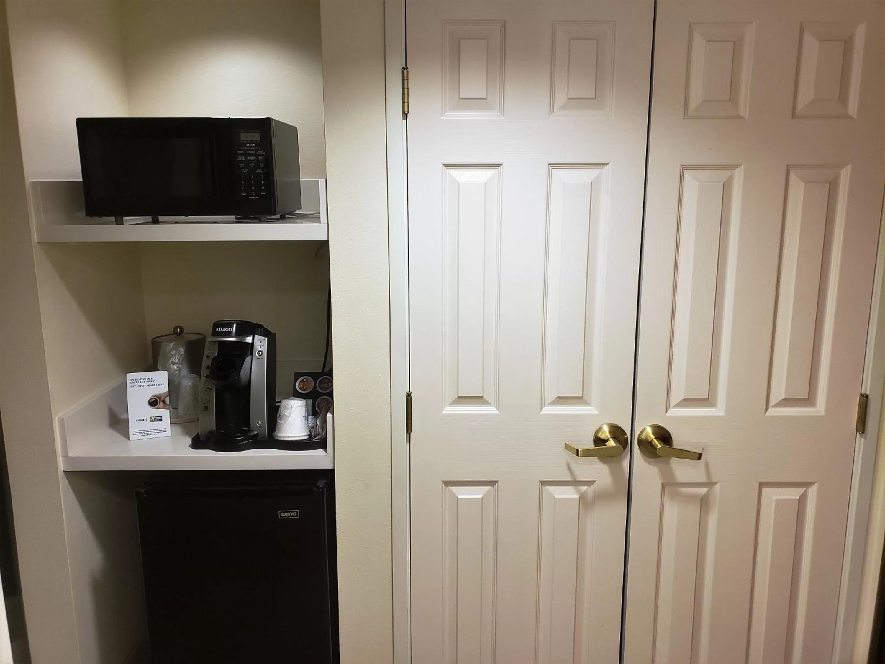 Photo of the whole room in Holiday Inn Express Portland West/Hillsboro by IHG