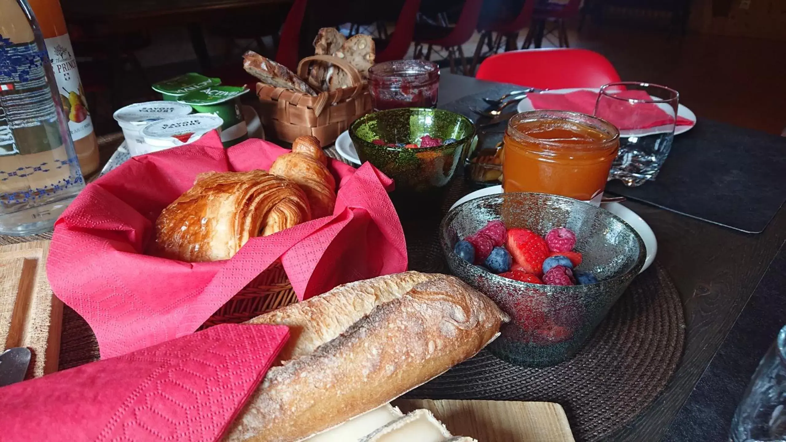 Breakfast in La Vallombreuse