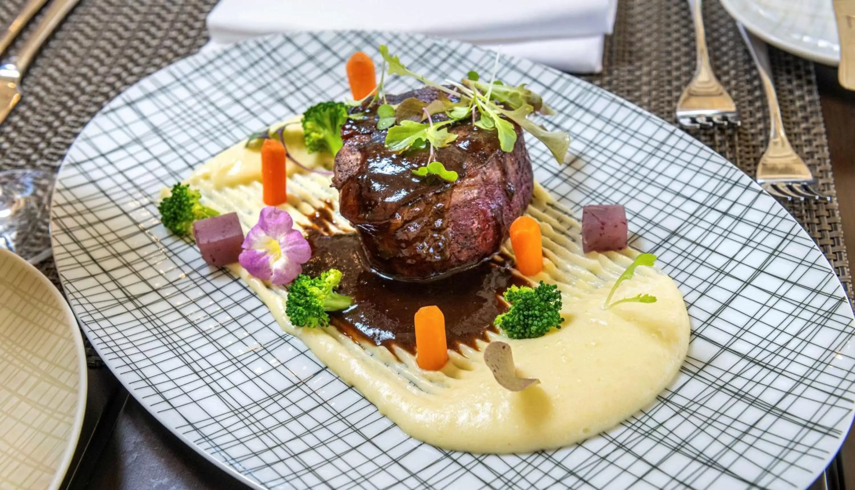 Restaurant/places to eat, Food in InterContinental Dominica Cabrits Resort & Spa, an IHG Hotel