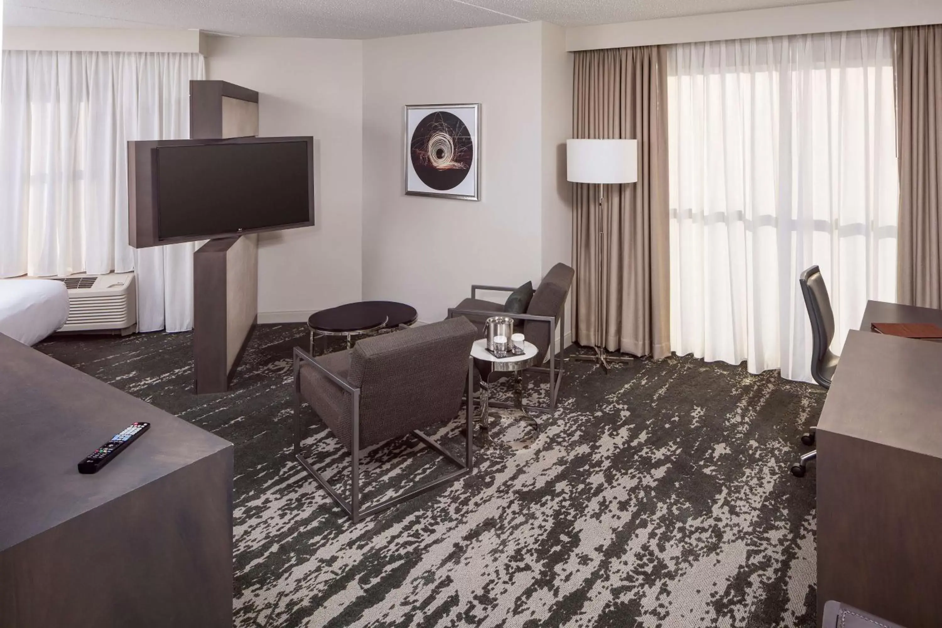 Bedroom, Seating Area in DoubleTree by Hilton Boston Logan Airport Chelsea