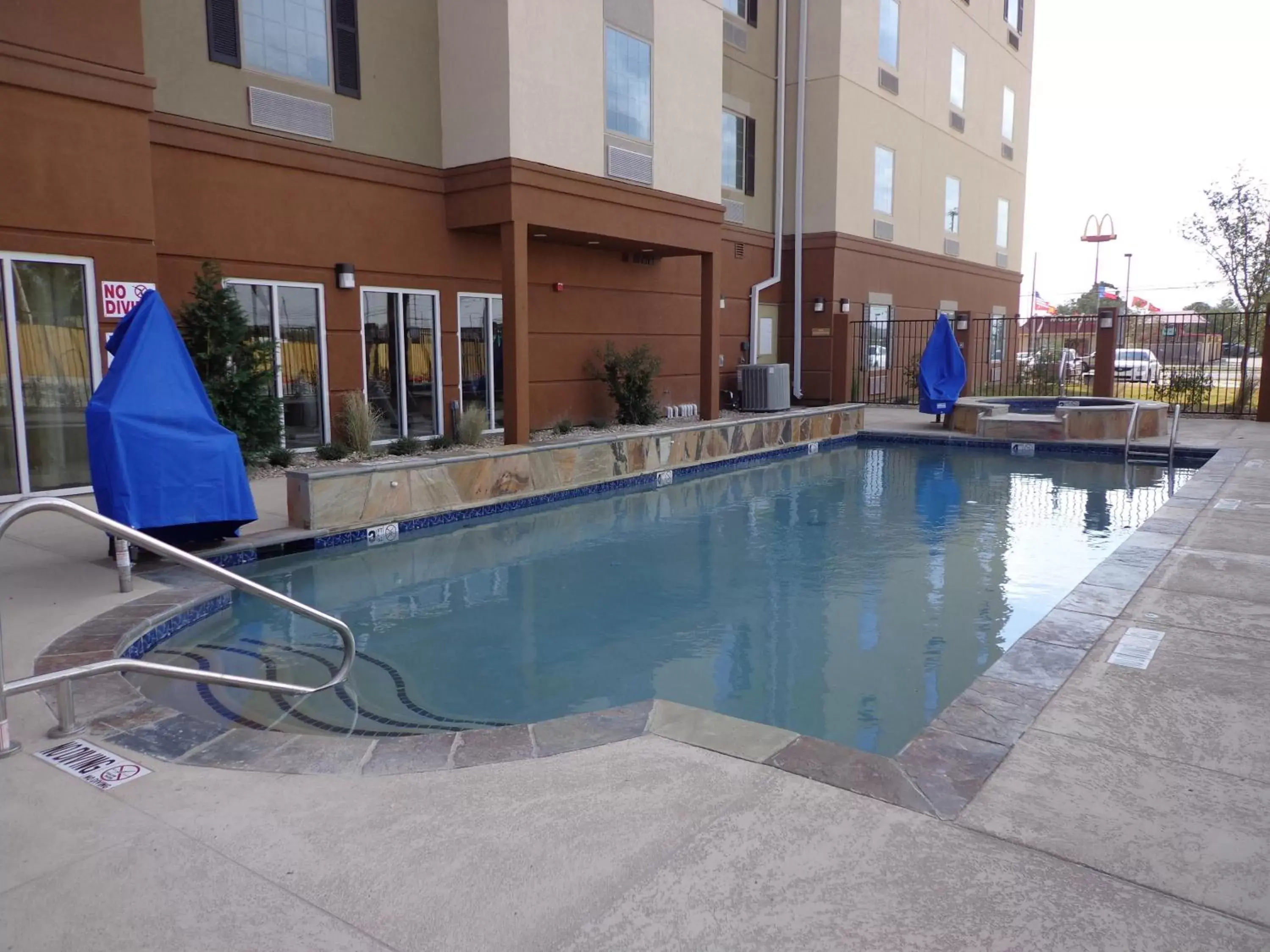 Swimming pool in Candlewood Suites Monahans by IHG Swimming pool in Candlewood Suites Monahans by IHG