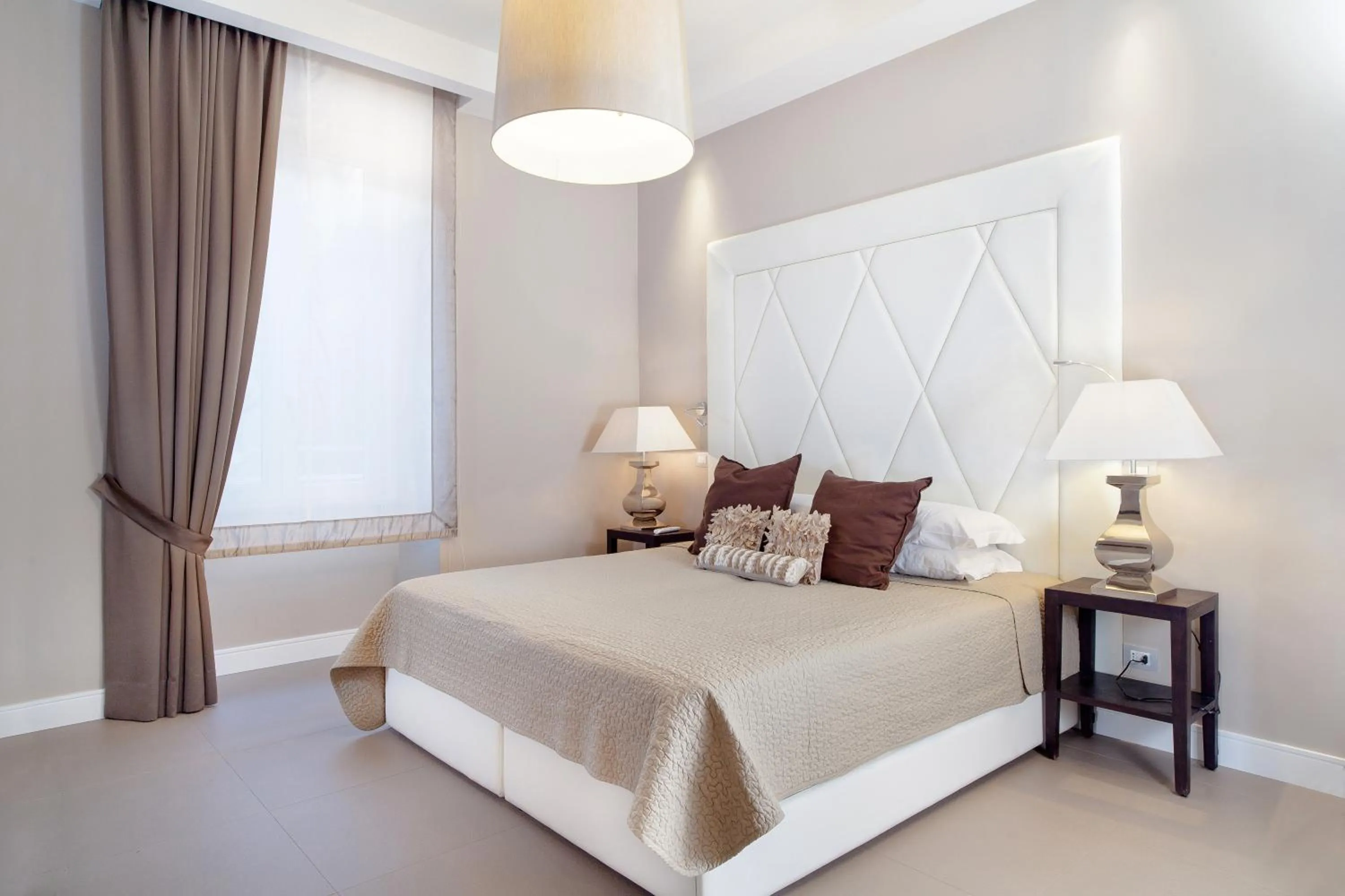 Photo of the whole room, Bed in Deseo Home