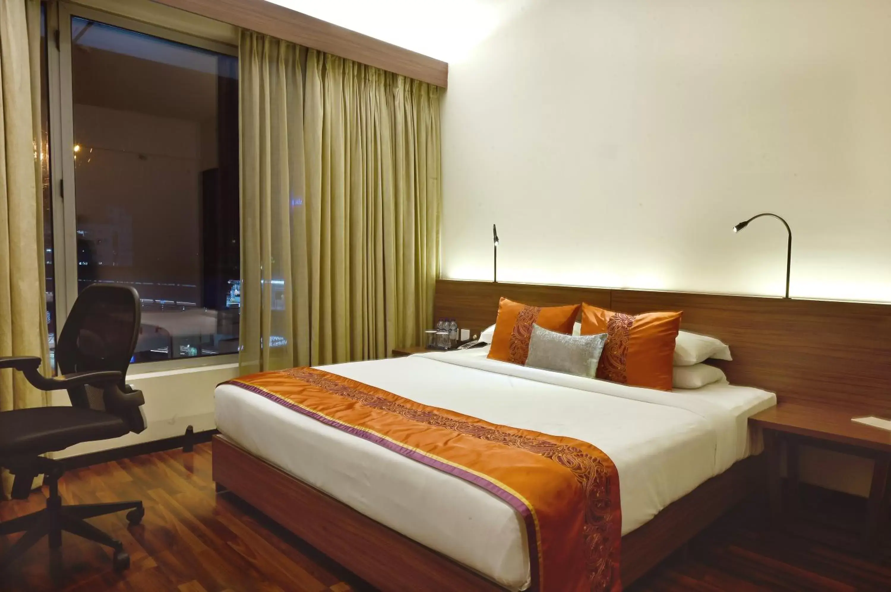 Bed in Vivanta Kolkata EM Bypass