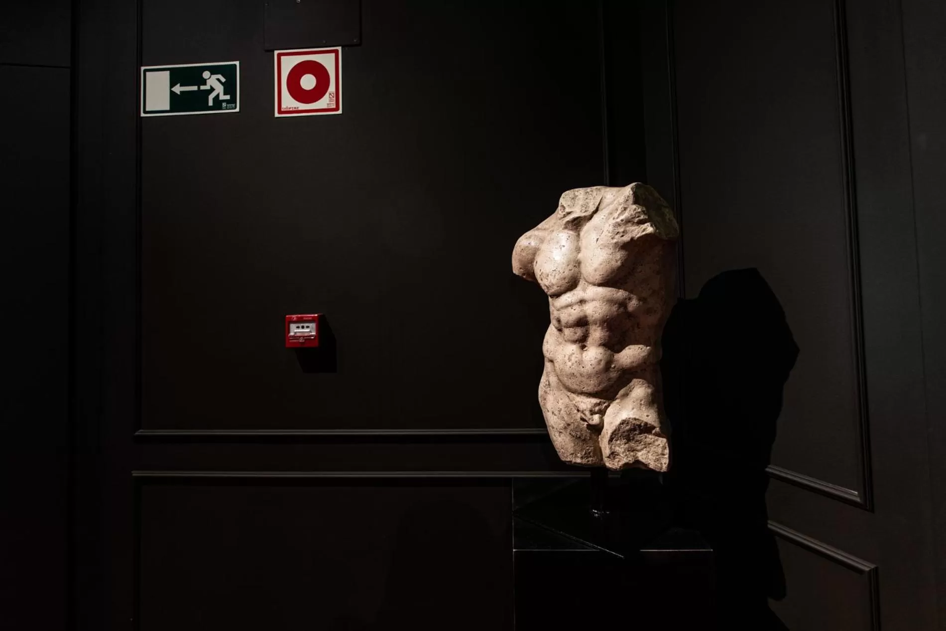 Decorative detail in Hotel Trueba