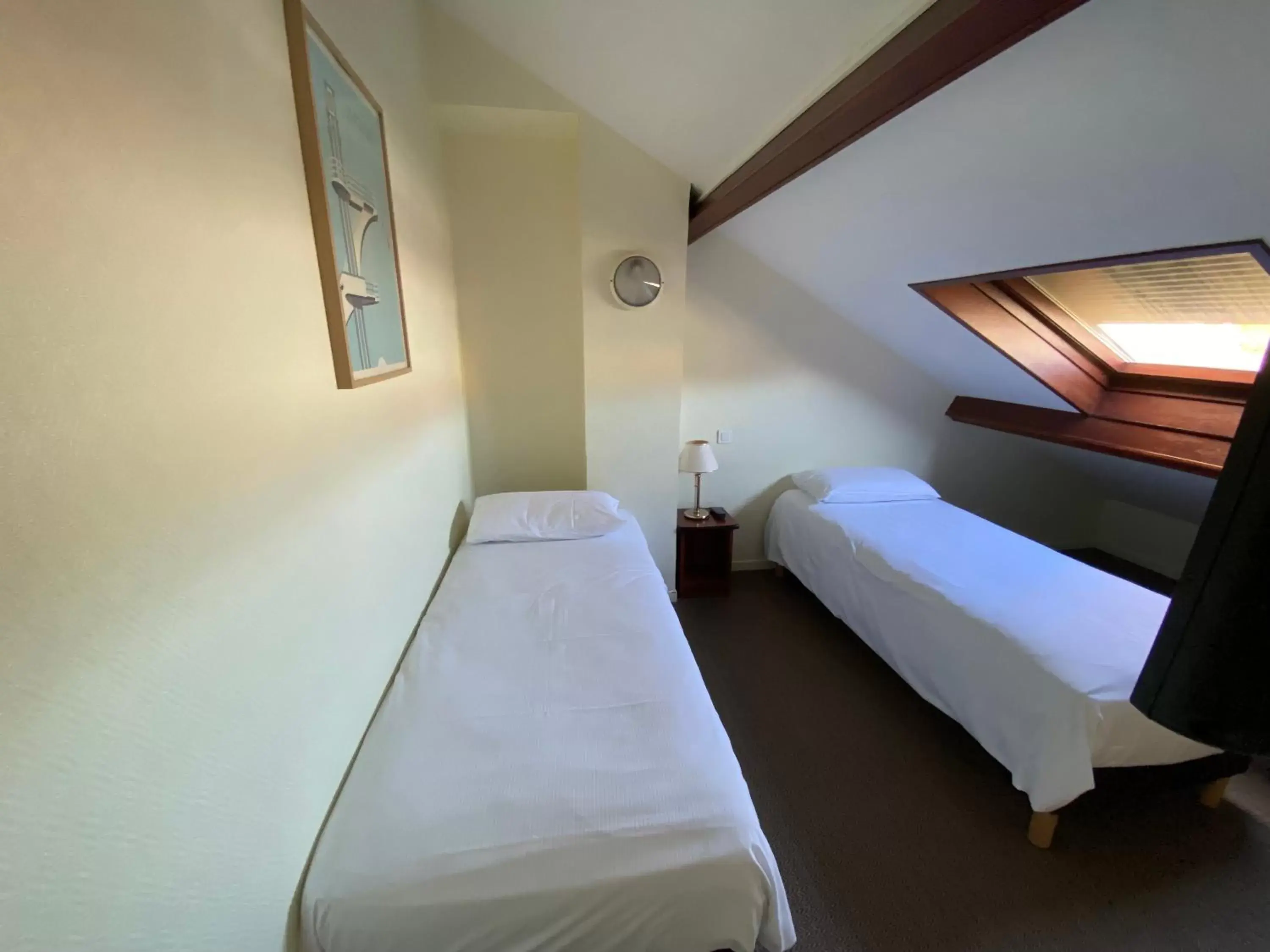 Bedroom, Bed in Hôtel De Wimereux