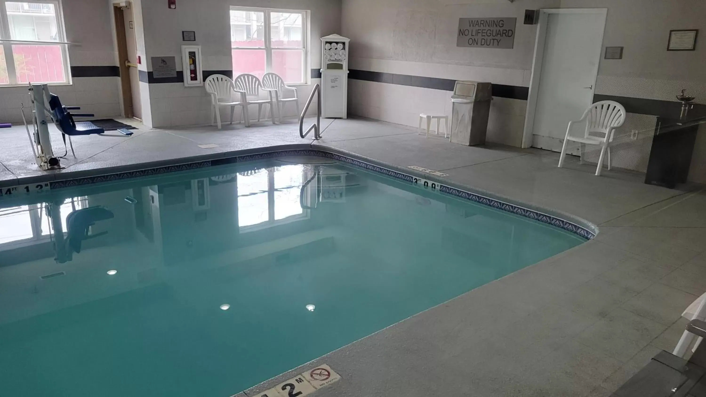 Swimming Pool in Country Inn & Suites by Radisson, McDonough, GA