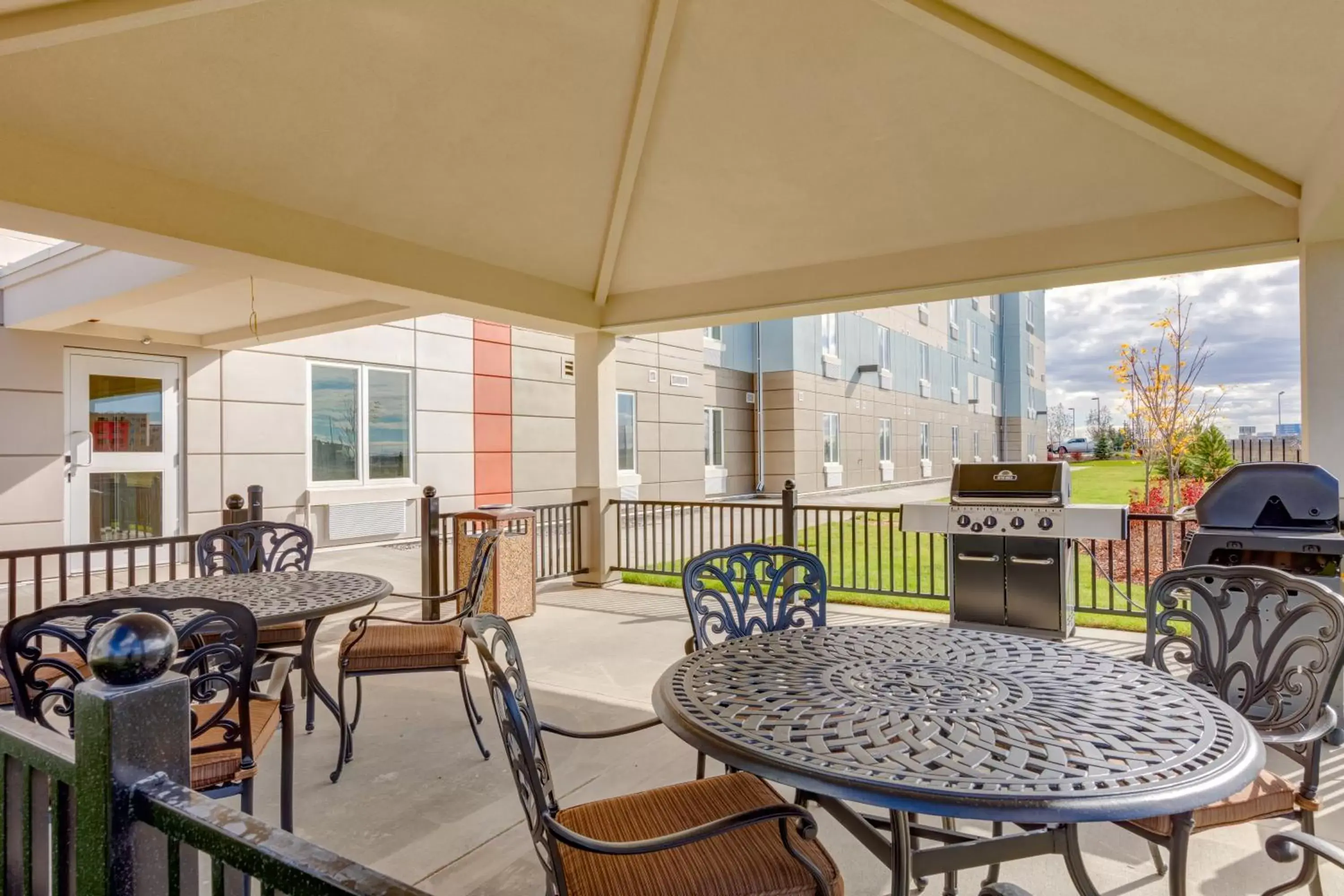 BBQ facilities, Restaurant/Places to Eat in Park Inn by Radisson, Calgary Airport North, AB