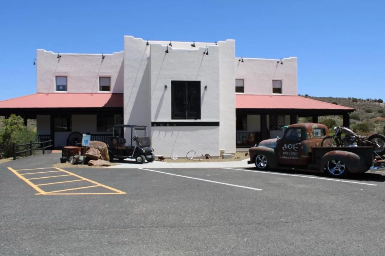 Property building in Creekside Lodge and Cabins