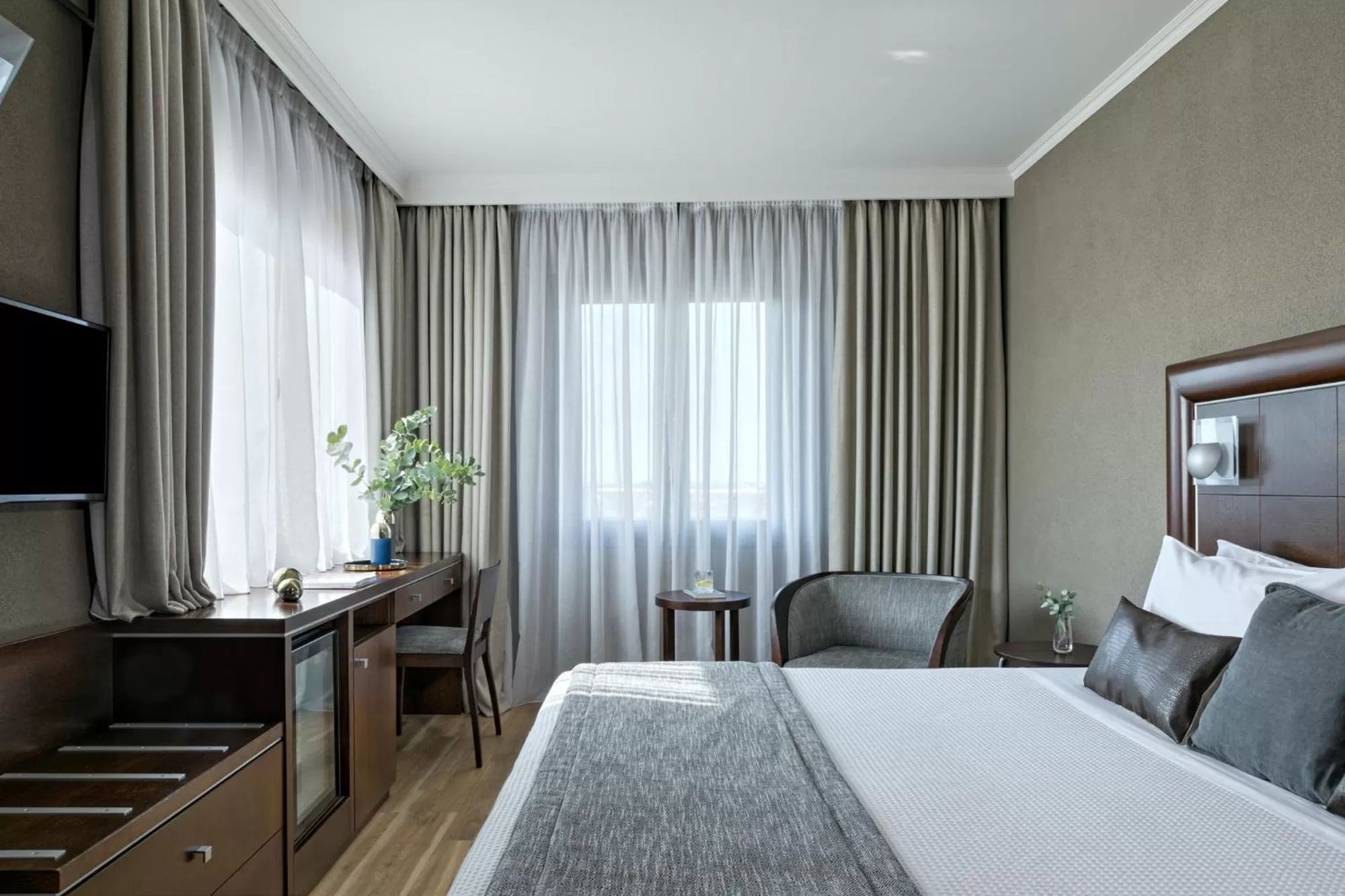 Bed in Porto Palace Hotel Thessaloniki