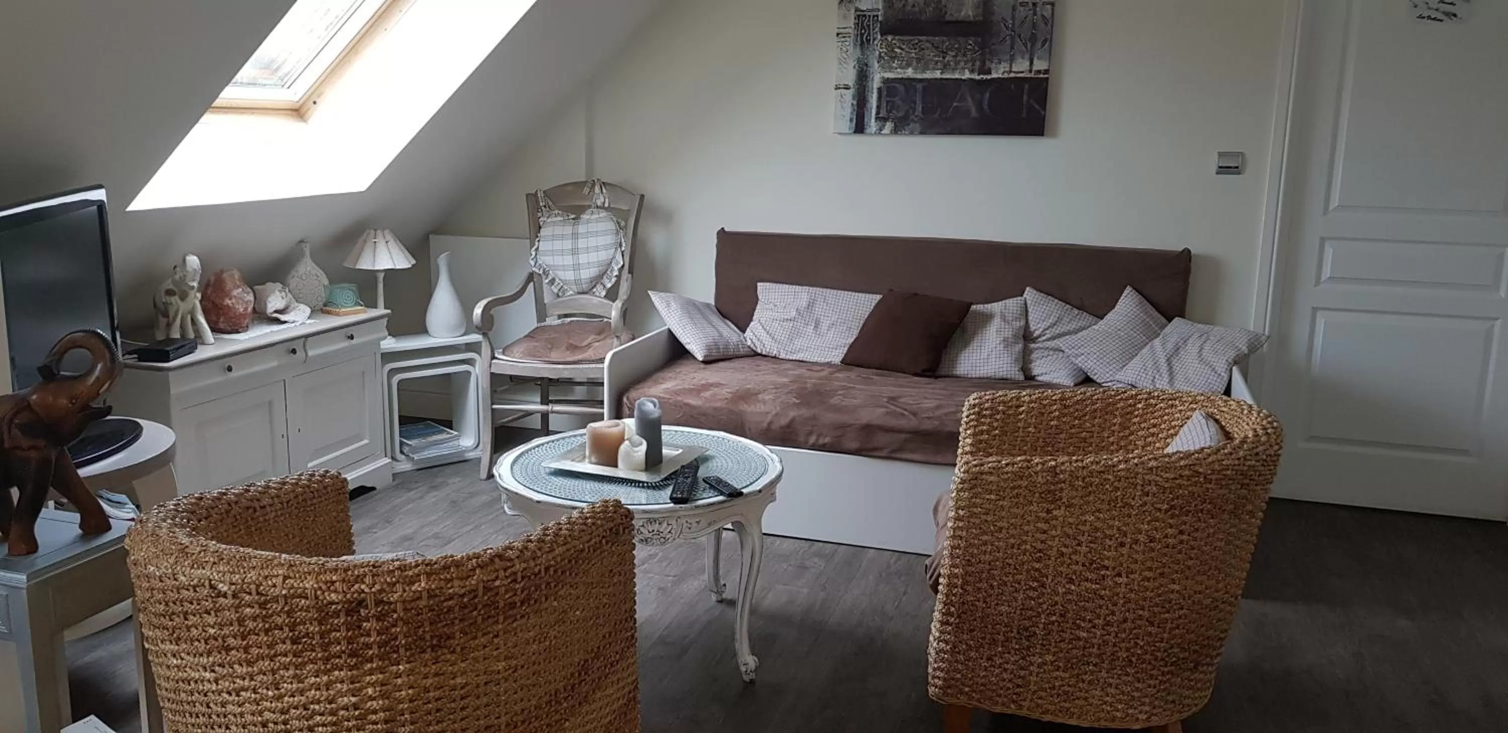 TV and multimedia in L'imprévu