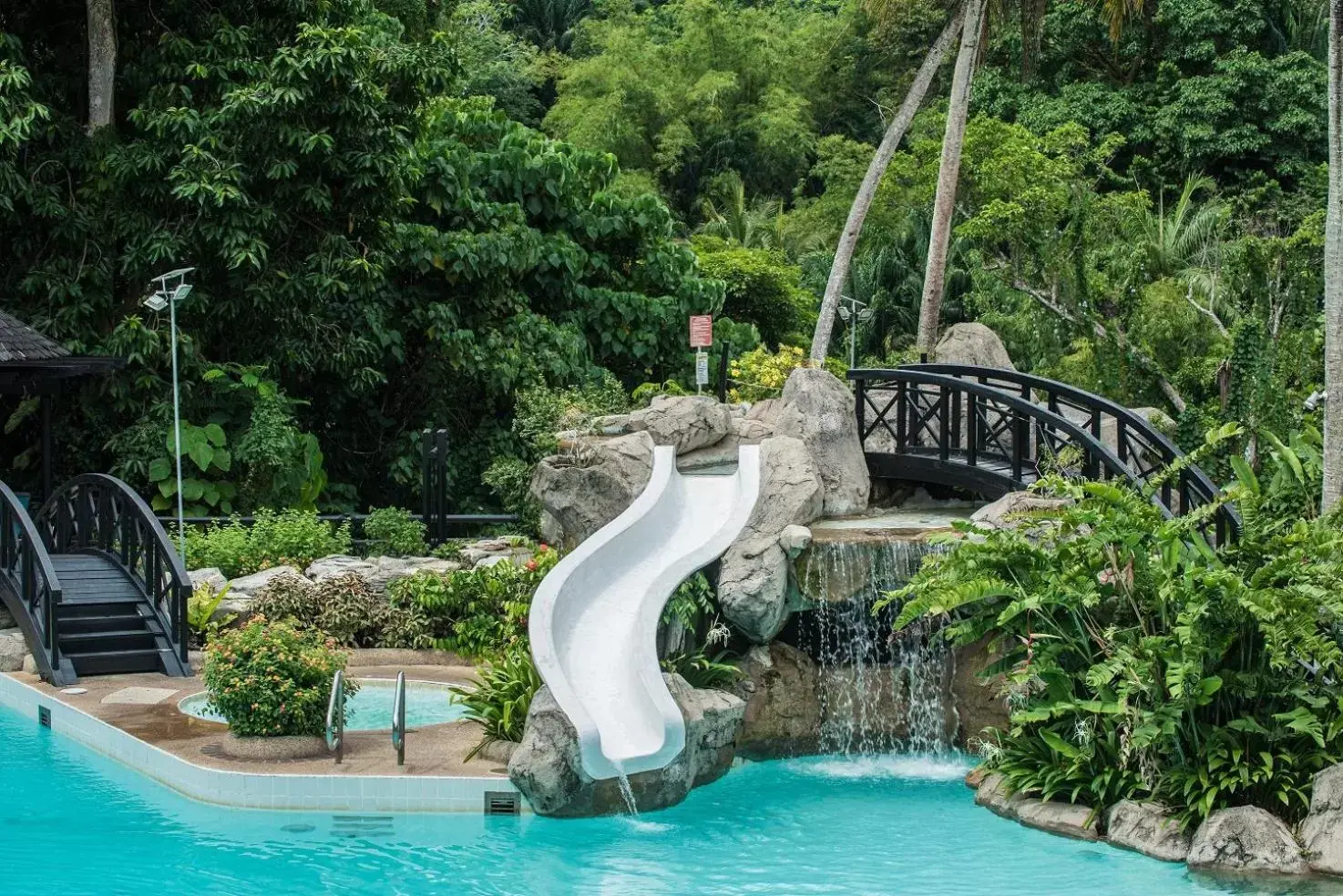 Swimming pool, Water Park in Sabah Hotel