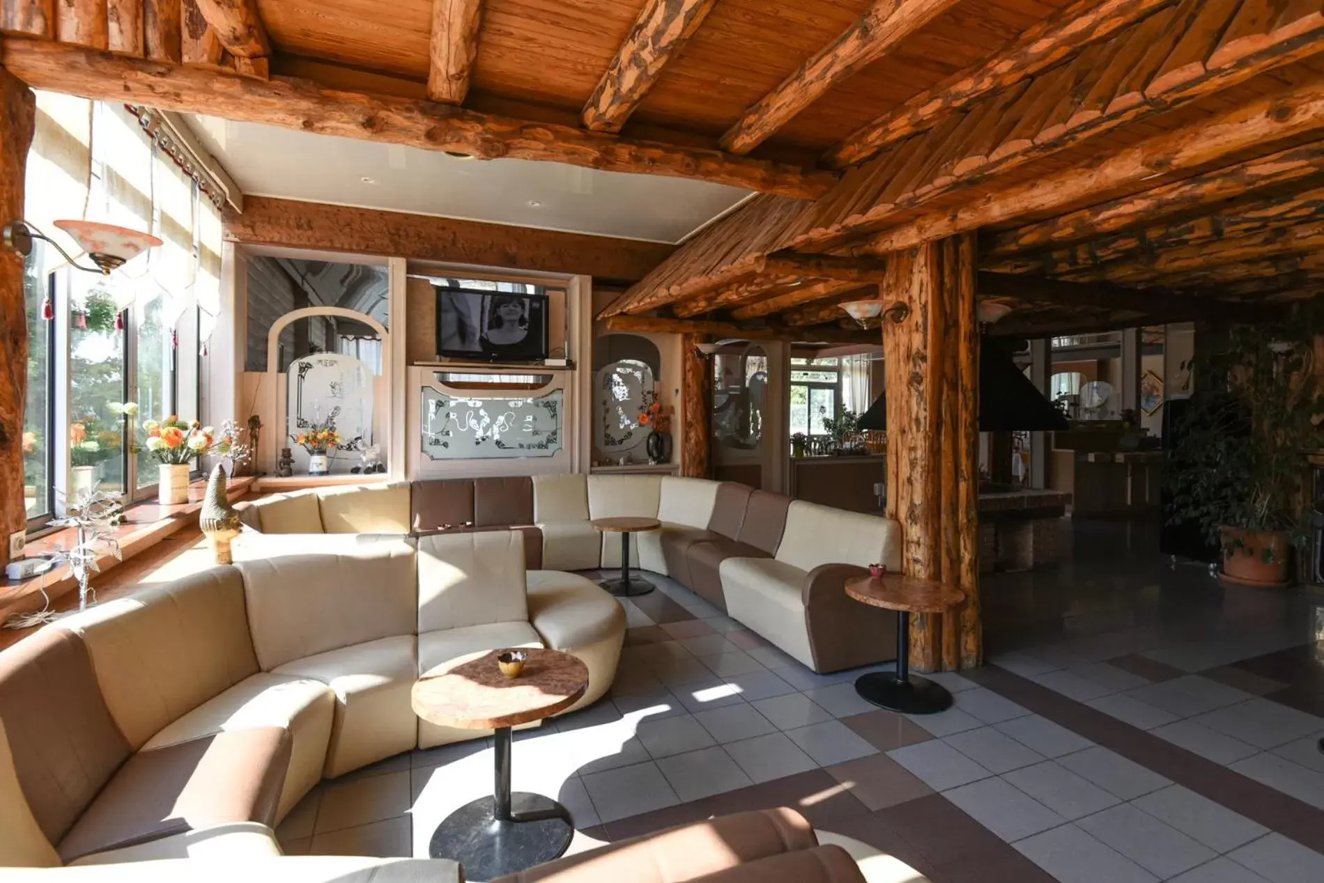 TV and multimedia, Lobby/Reception in Hotel des Pyrénées