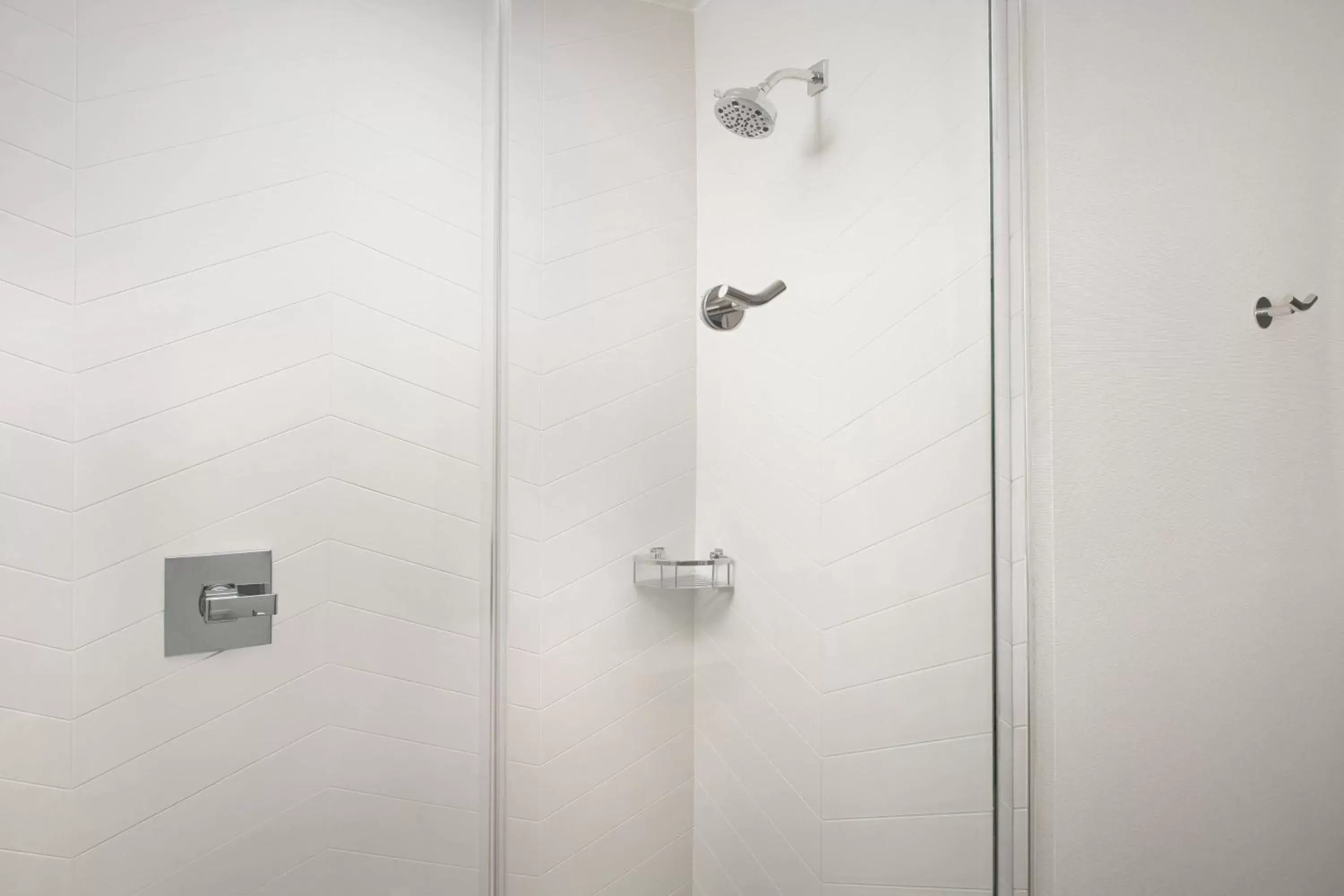 Bathroom in Fairfield Inn & Suites by Marriott Santa Rosa Rohnert Park