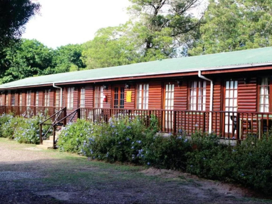 Facade/entrance, Property Building in Blue Mountain Farm Lodge, Cabins & Cottages