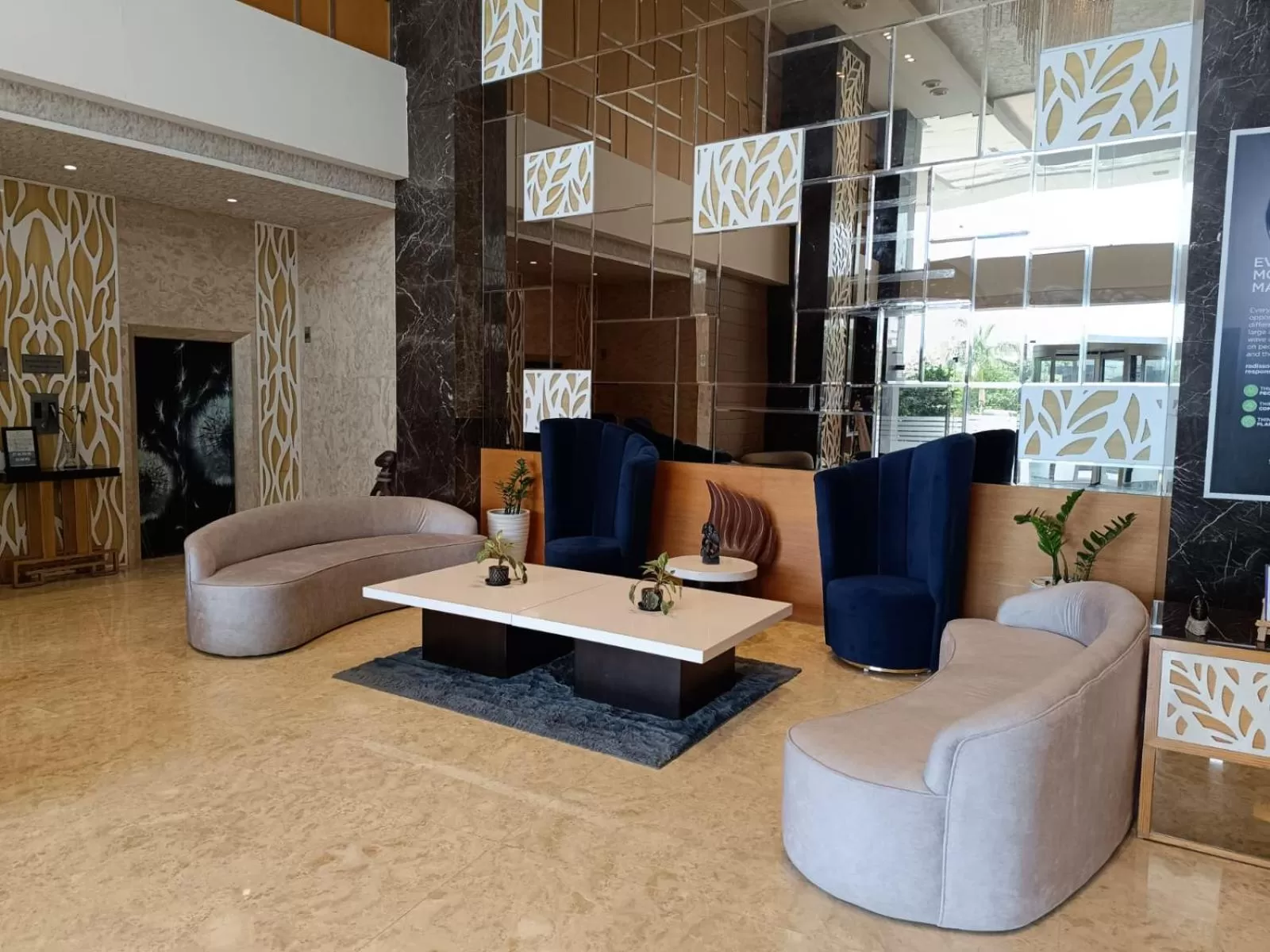 Lobby or reception in Radisson Udaipur