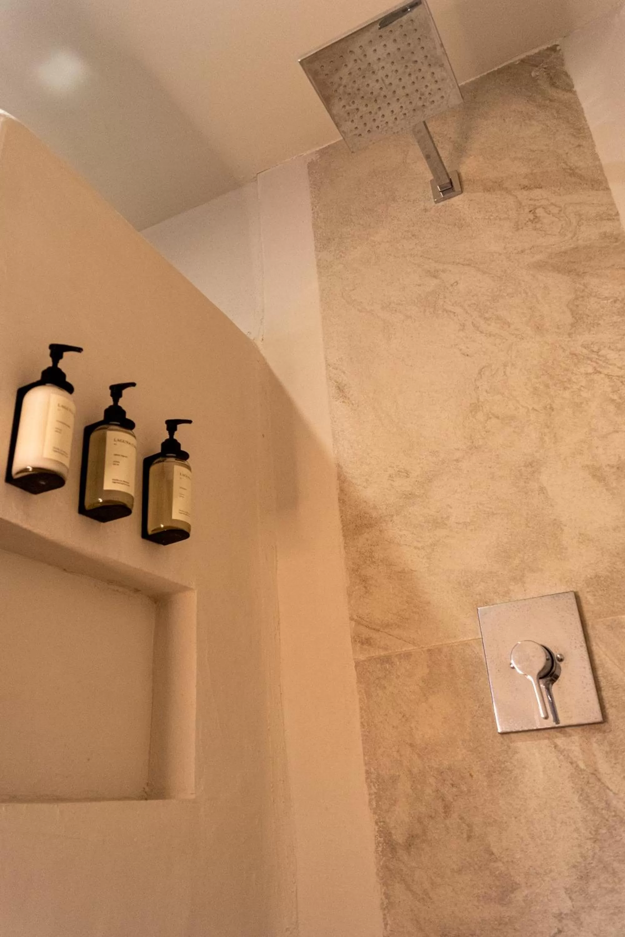 Shower in Hotel Circulo Bacalar