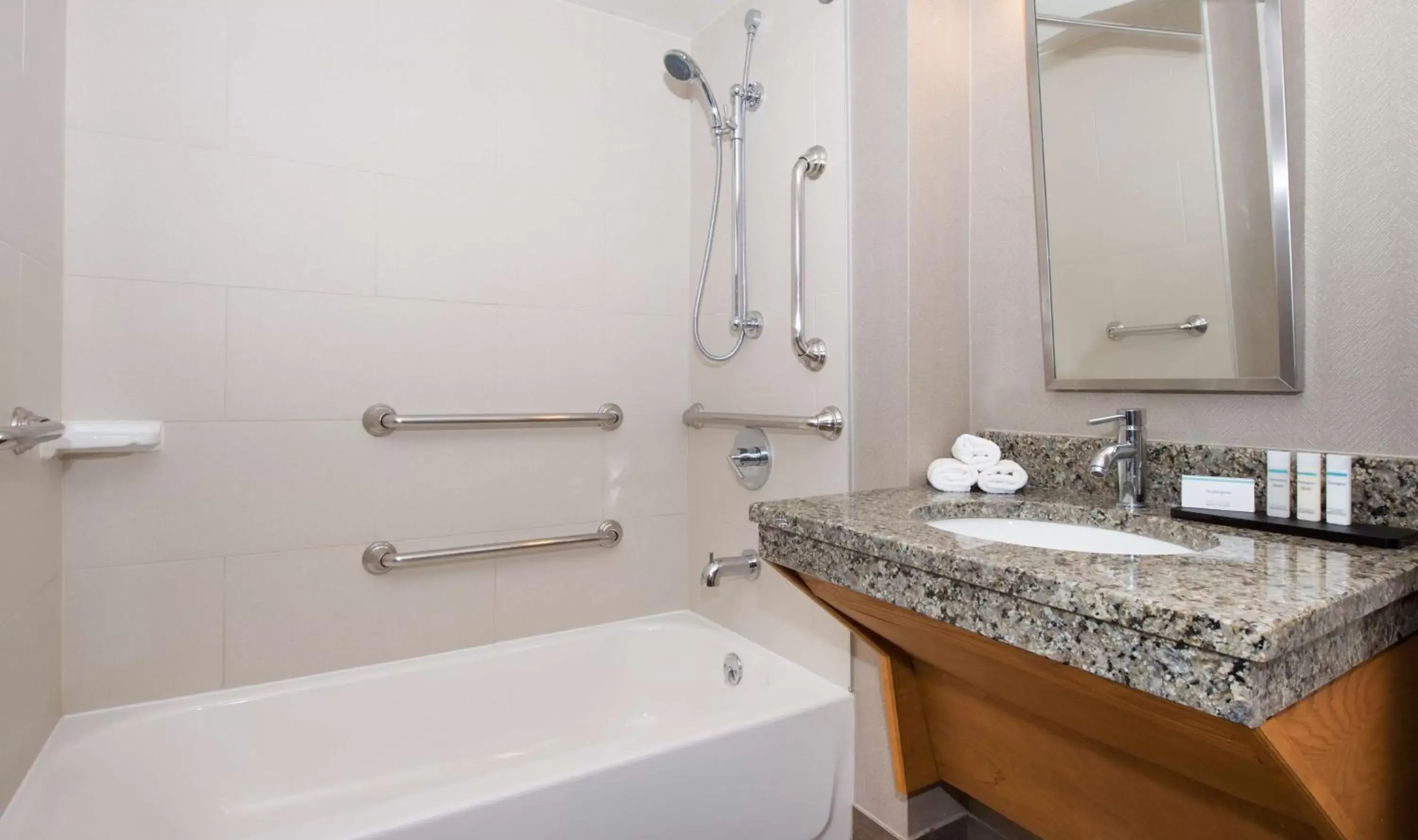 Bathroom in Embassy Suites by Hilton Cincinnati Northeast - Blue Ash