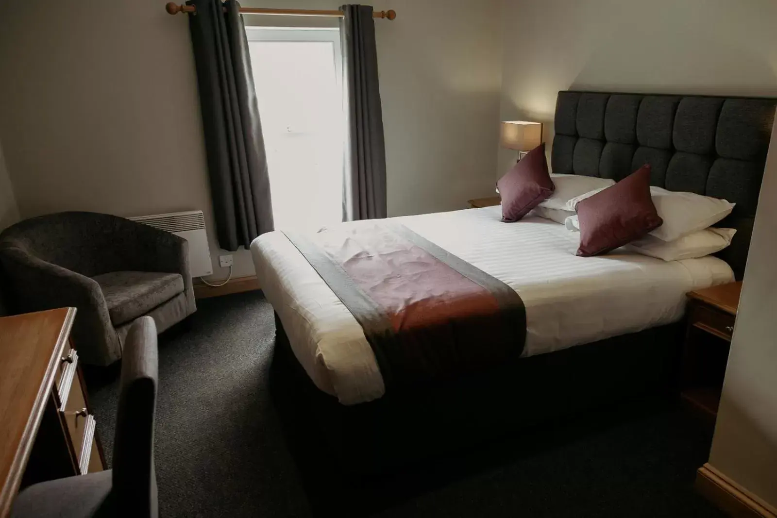 Bed in St. Davids Cross Hotel