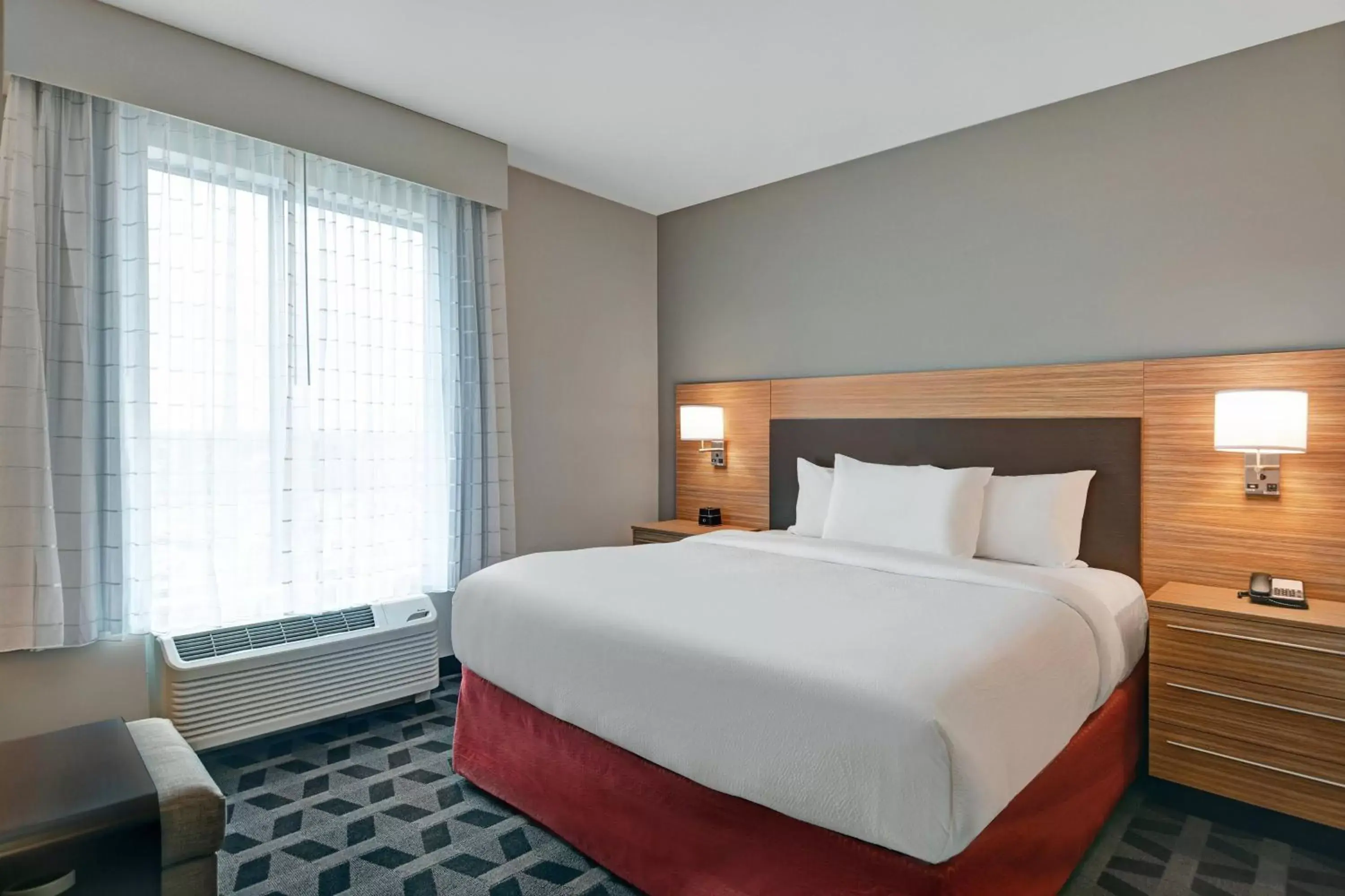 Photo of the whole room, Bed in TownePlace Suites by Marriott Indianapolis Downtown