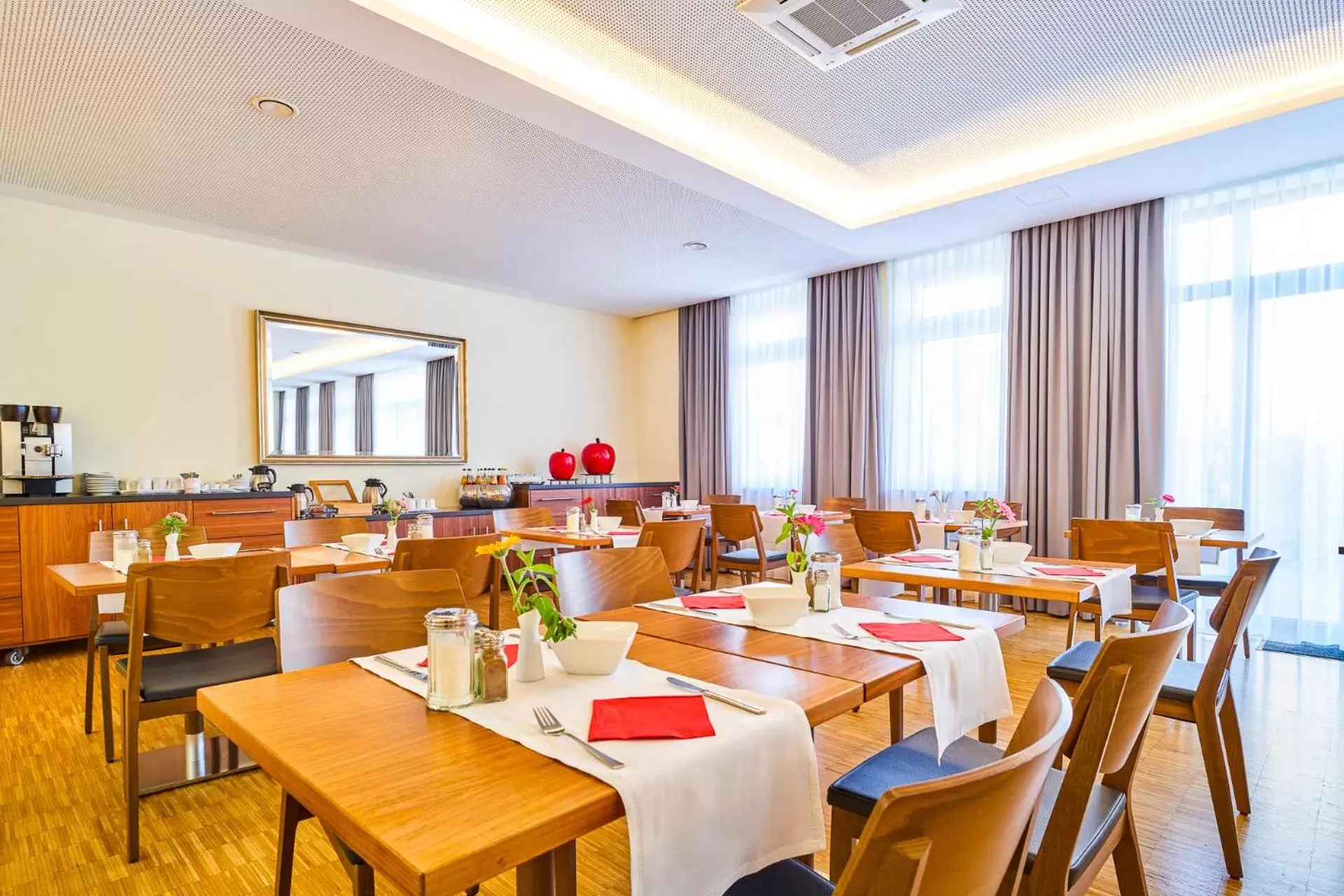 Restaurant/Places to Eat in Hotel Apfelbaum